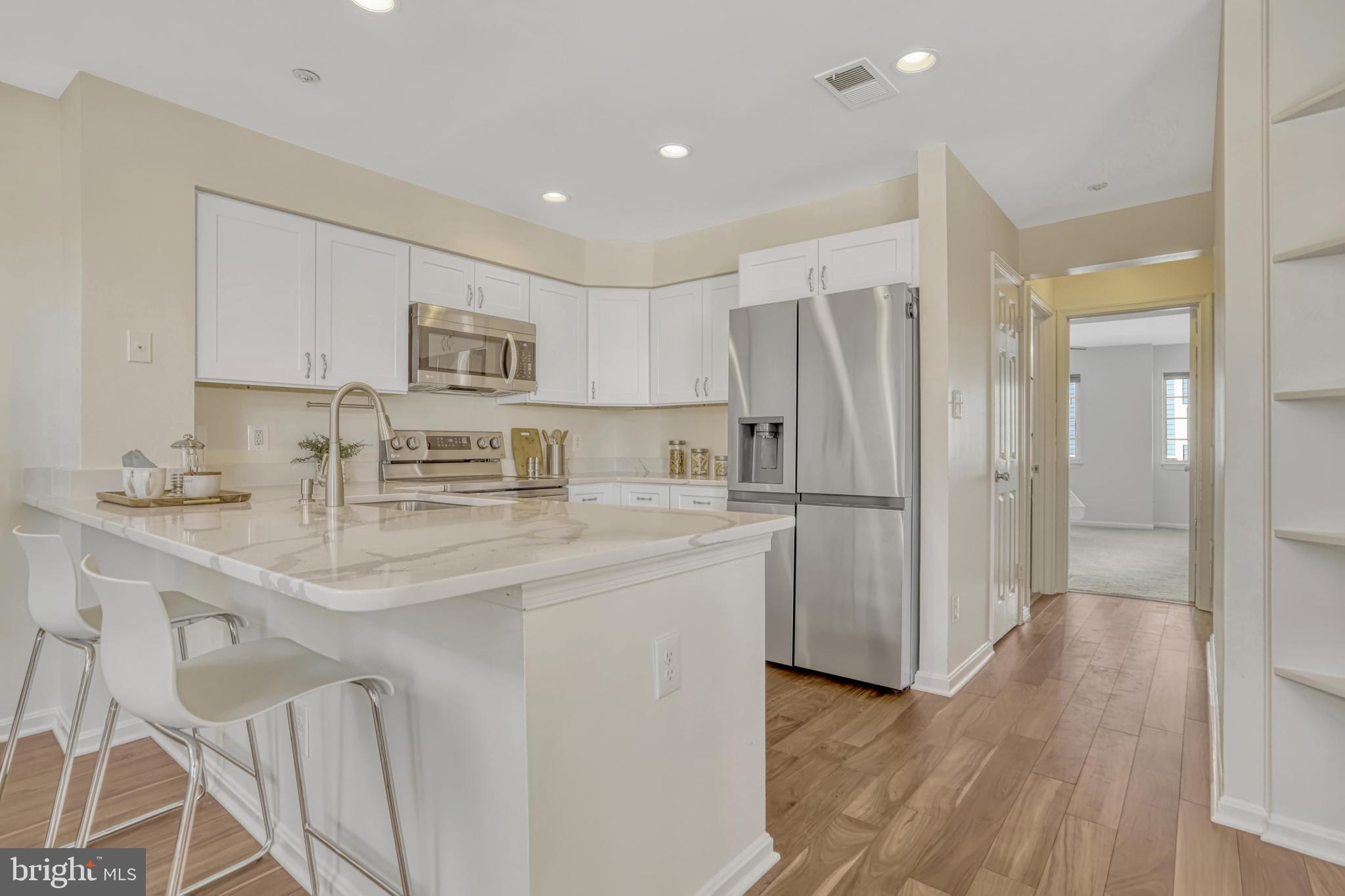 TIERS AT MANCHESTER LAKE - Residential