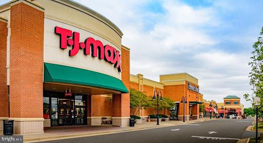 TIERS AT MANCHESTER LAKE - Residential