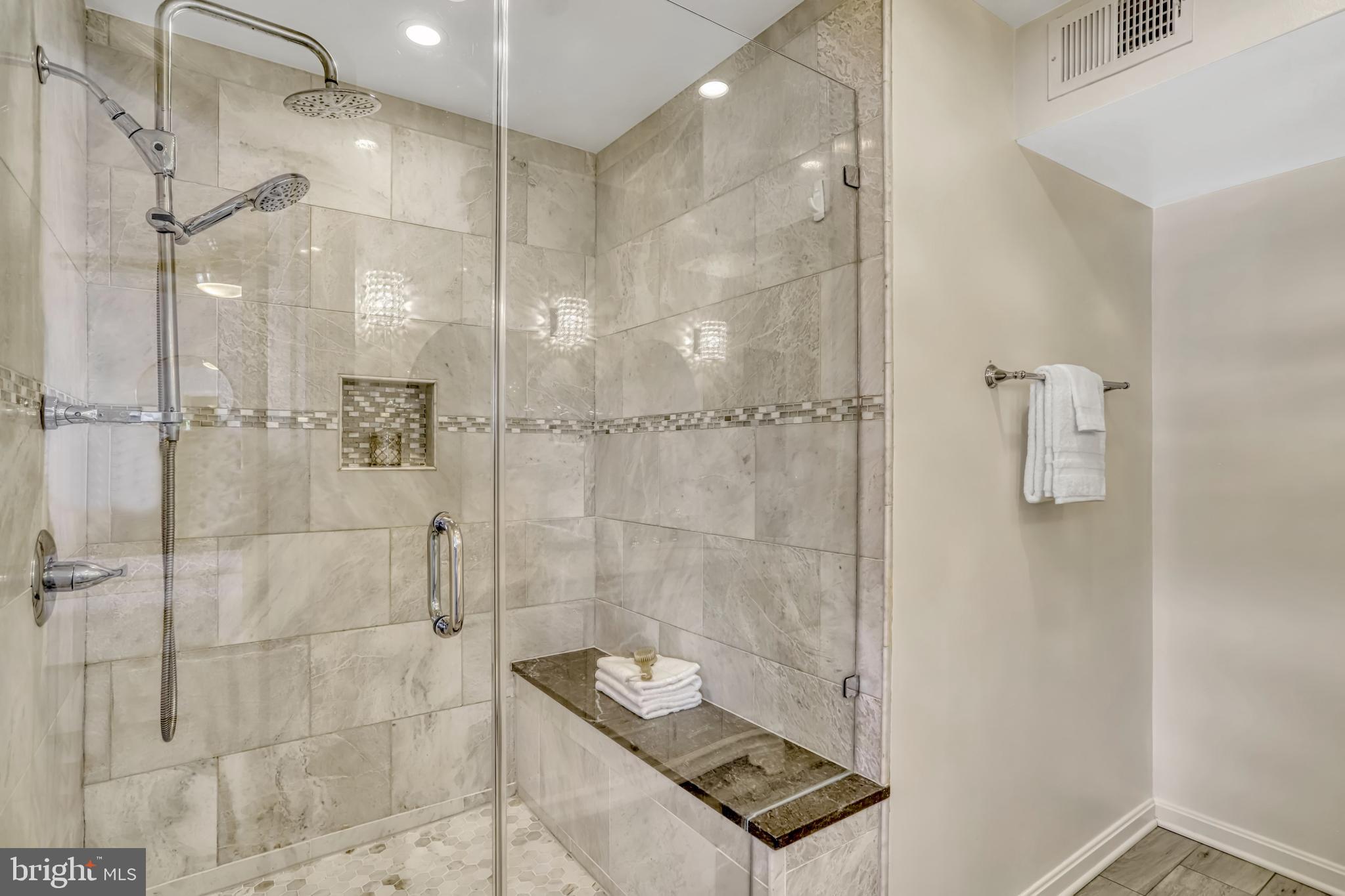 TIERS AT MANCHESTER LAKE - Residential