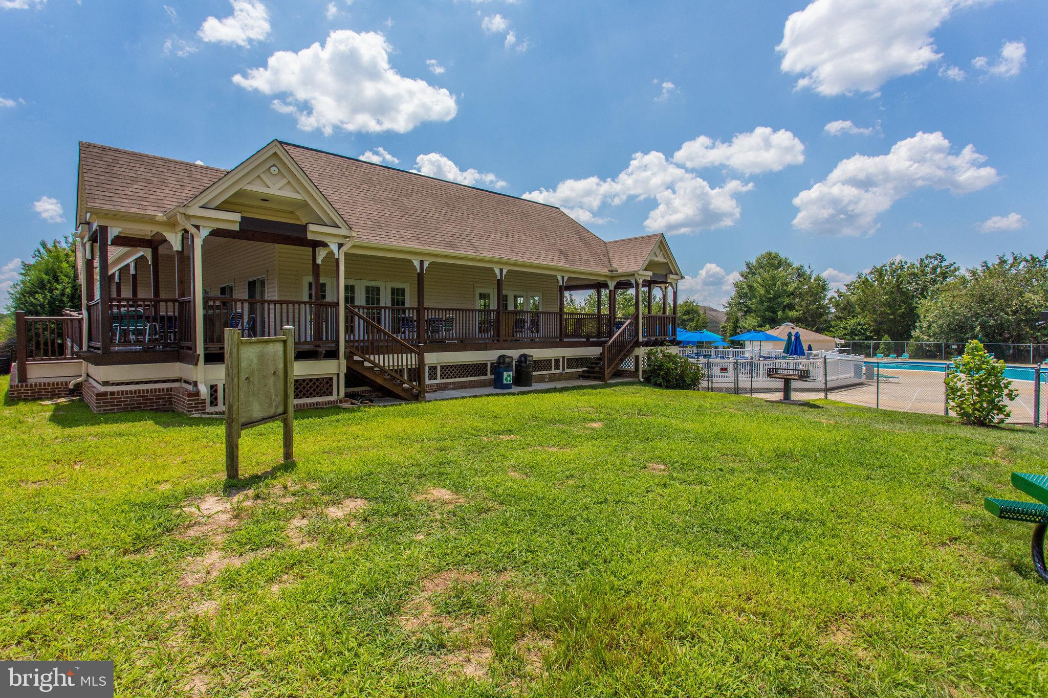 TIERS AT MANCHESTER LAKE - Residential