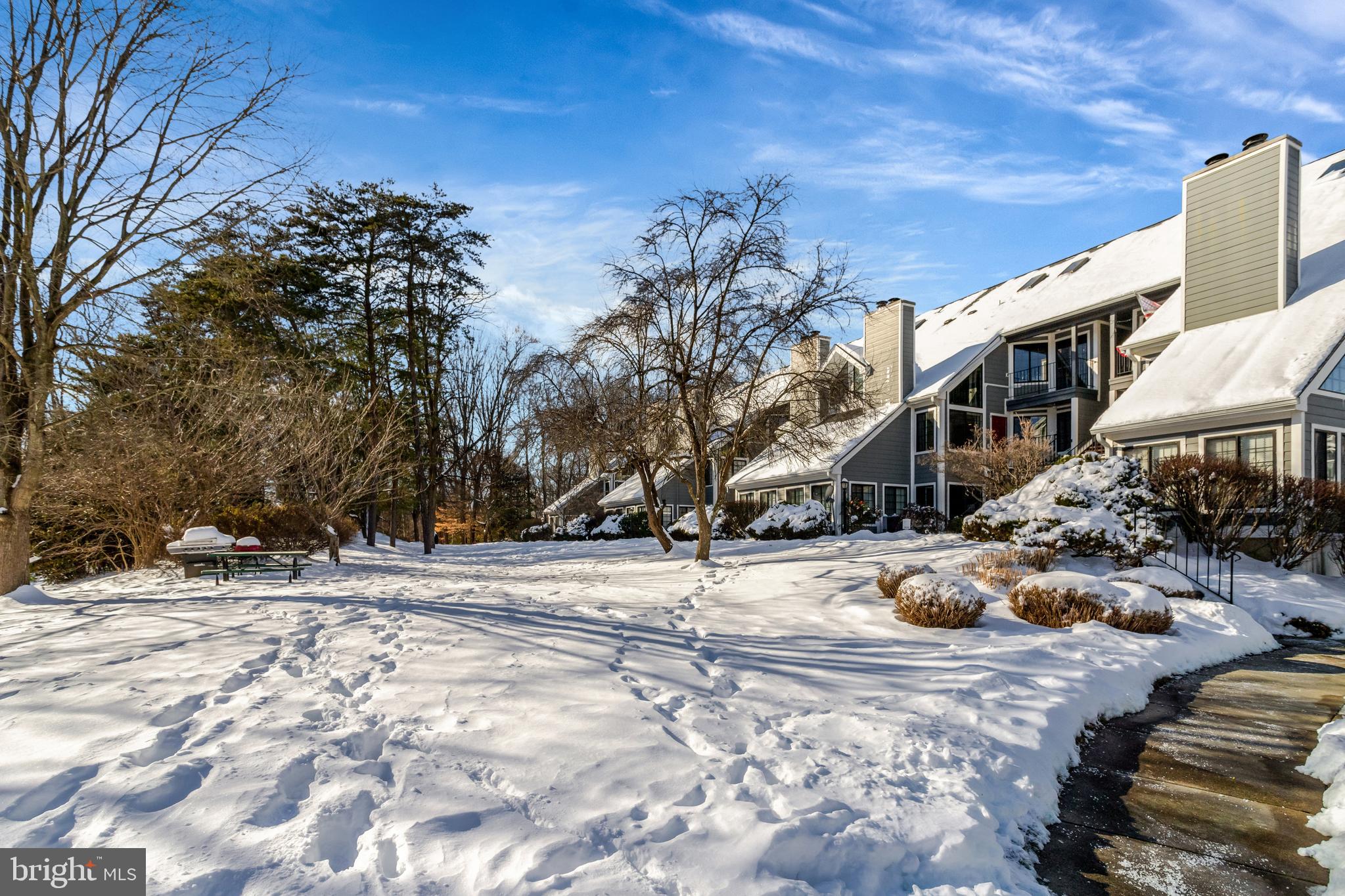 TIERS AT MANCHESTER LAKE - Residential