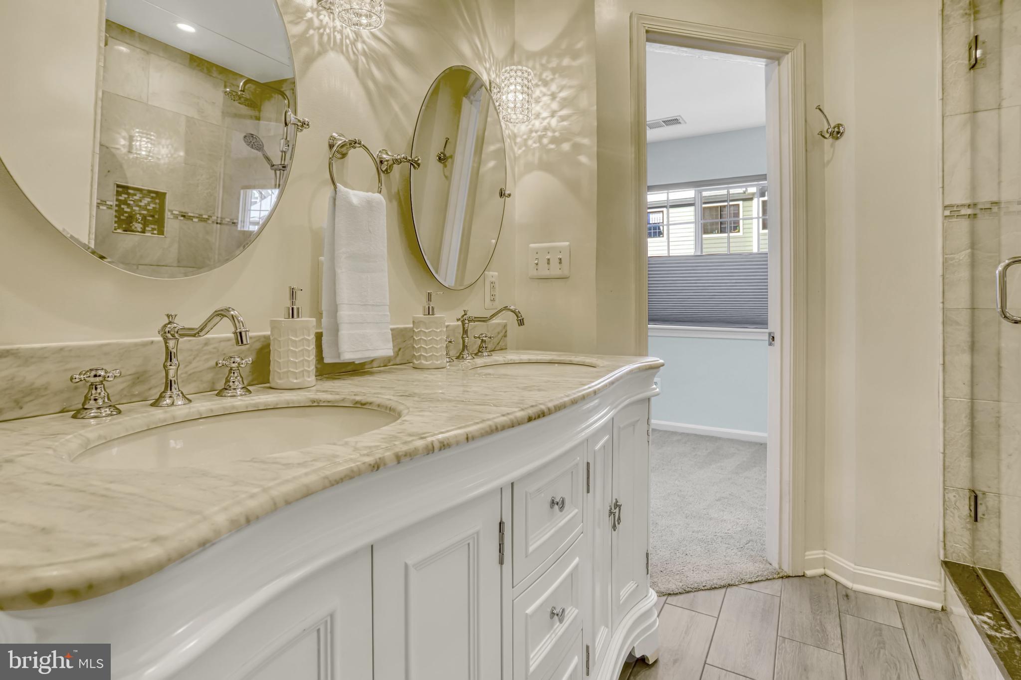 TIERS AT MANCHESTER LAKE - Residential