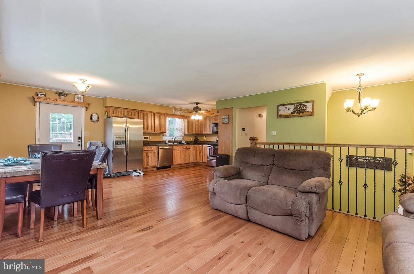 MEL-LON EAST - Residential