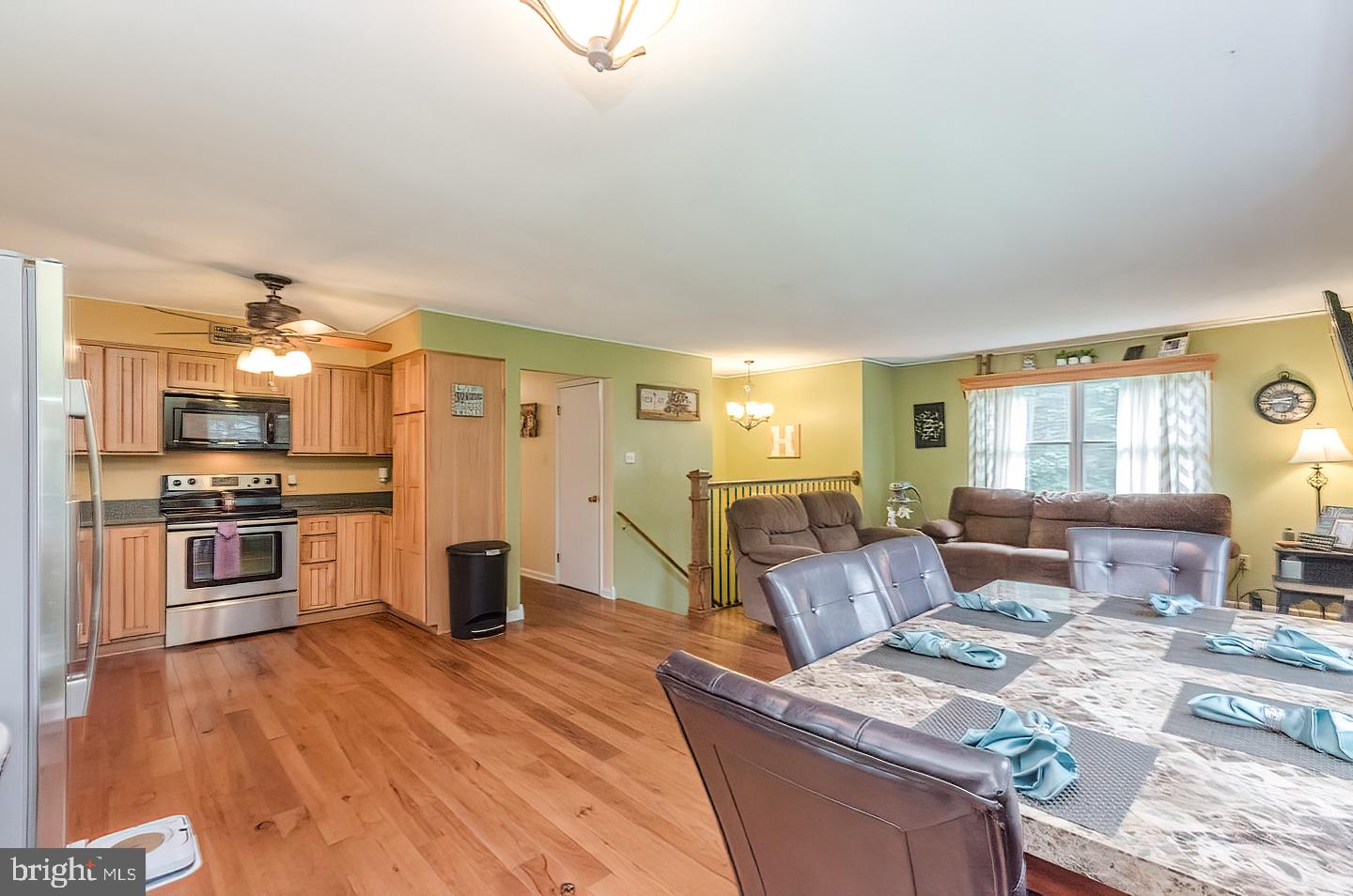 MEL-LON EAST - Residential