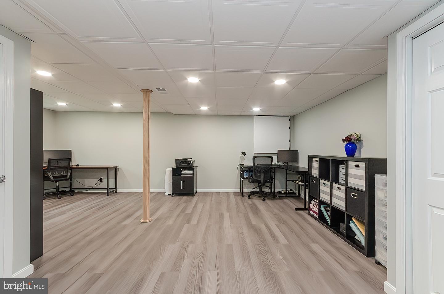 MEL-LON EAST - Residential