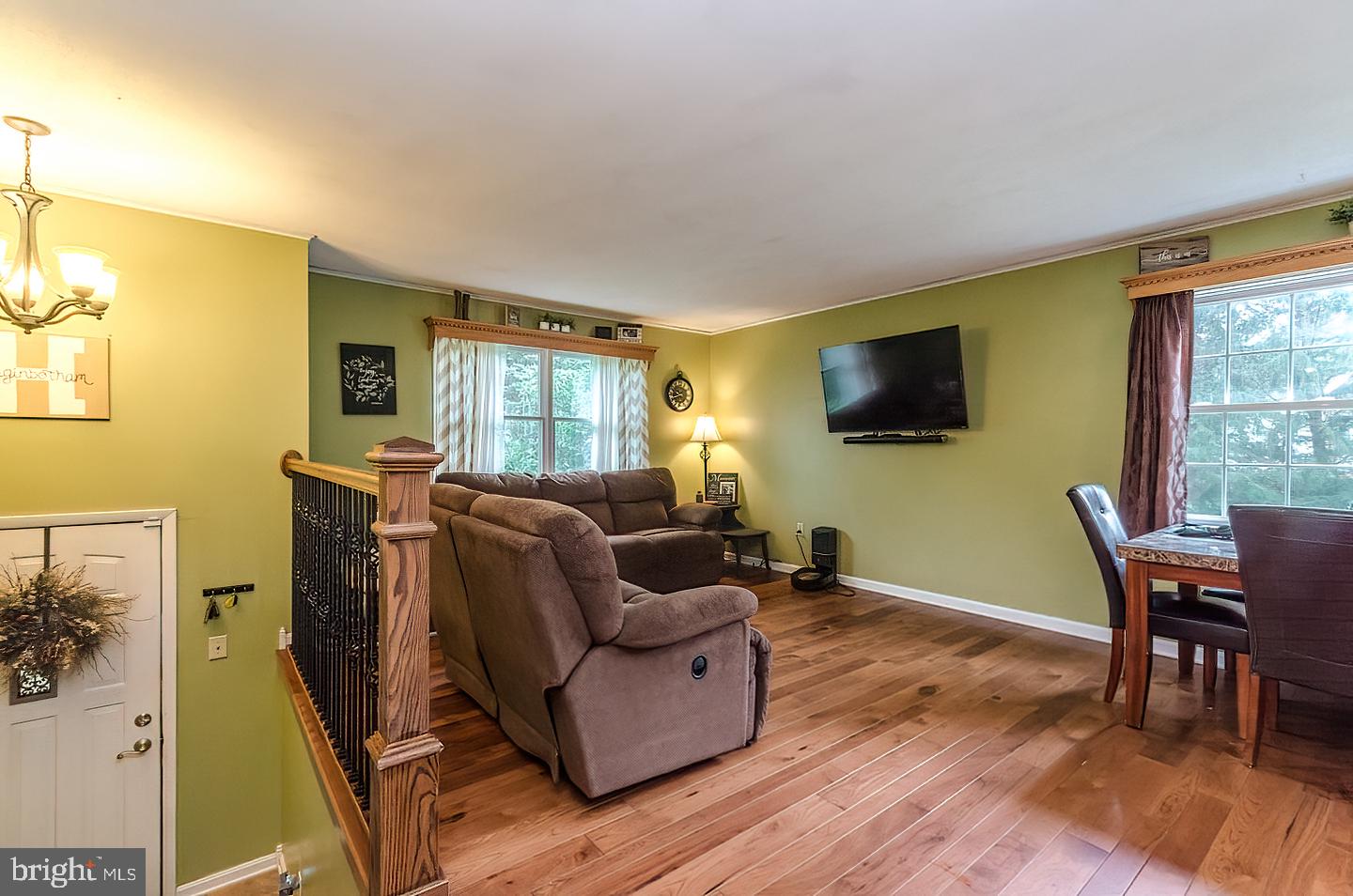 MEL-LON EAST - Residential