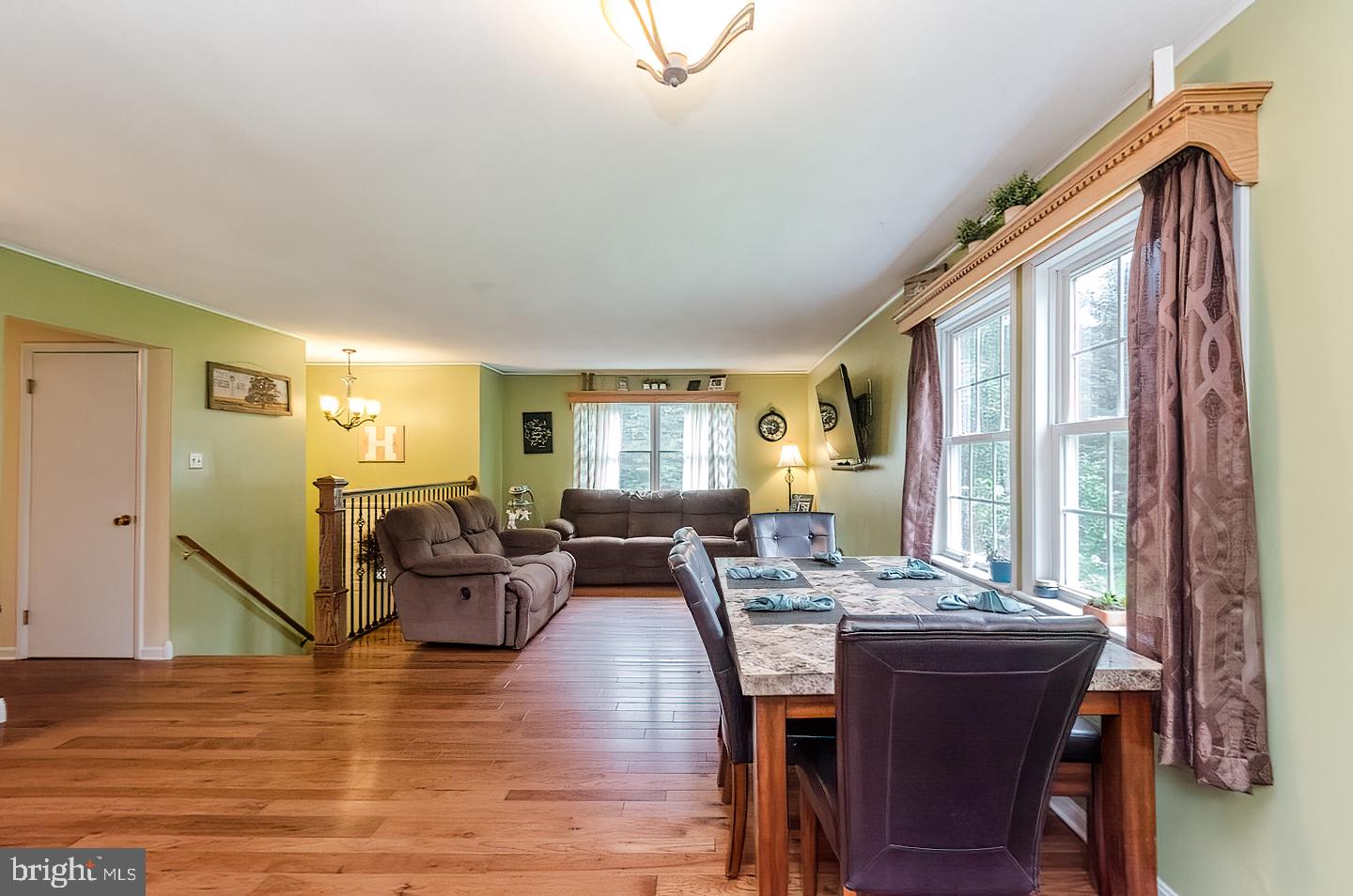 MEL-LON EAST - Residential