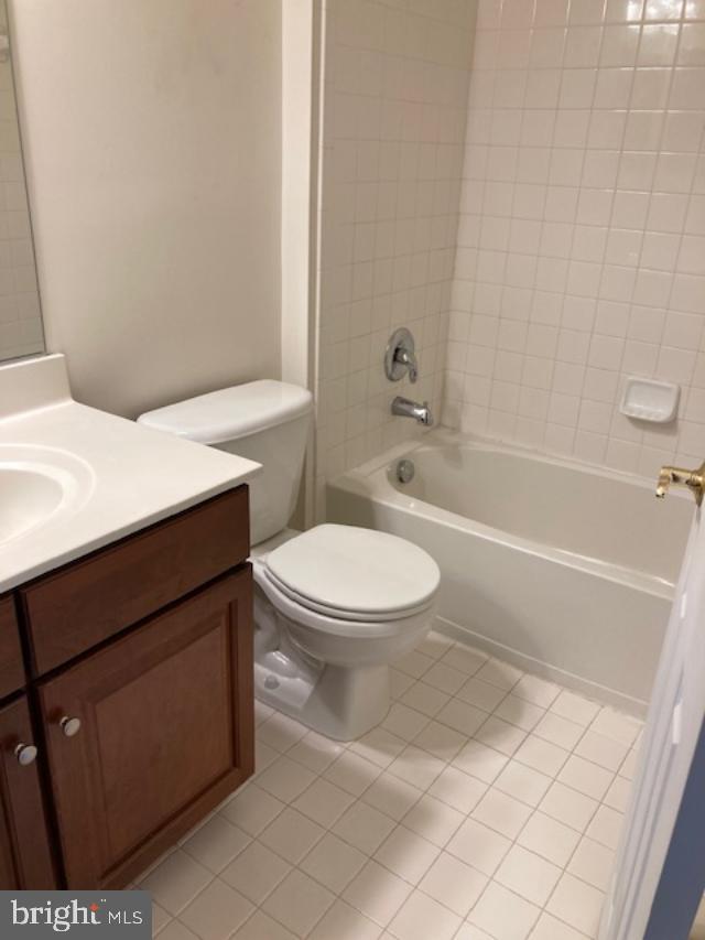 GROVE AT HUNTLEY MEADOWS - Residential Lease