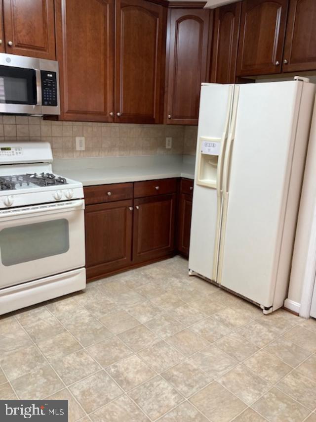 GROVE AT HUNTLEY MEADOWS - Residential Lease