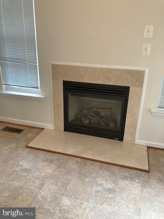 GROVE AT HUNTLEY MEADOWS - Residential Lease