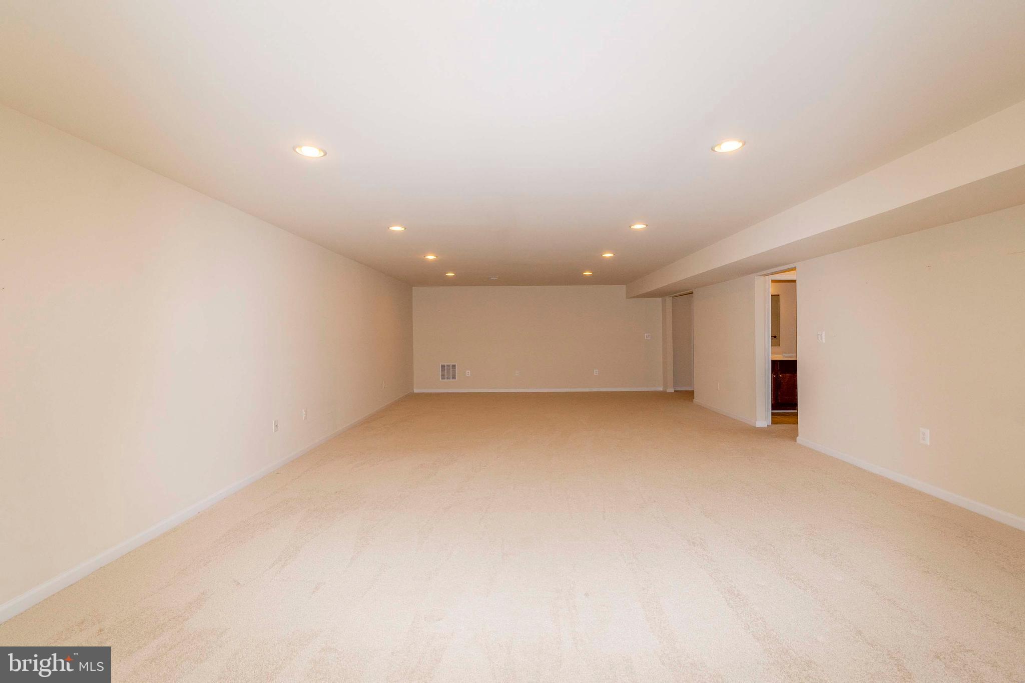 VIRGINIA HERITAGE AT LEE'S PARK - Residential