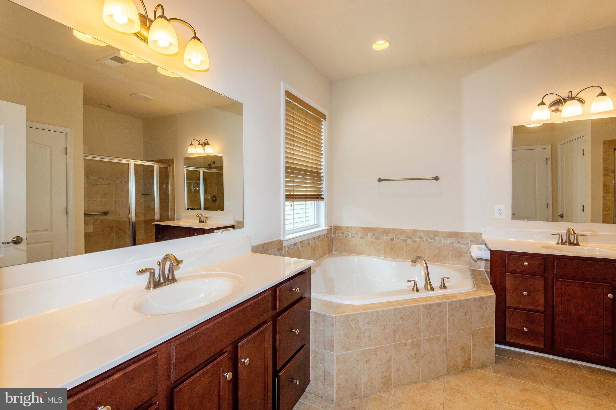 VIRGINIA HERITAGE AT LEE'S PARK - Residential