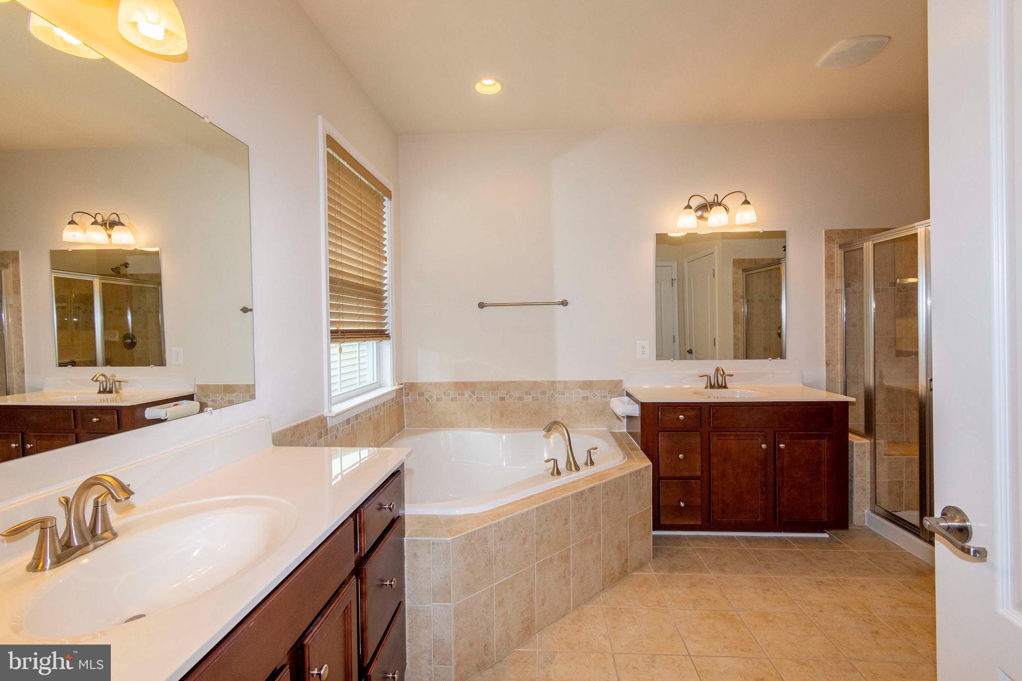 VIRGINIA HERITAGE AT LEE'S PARK - Residential