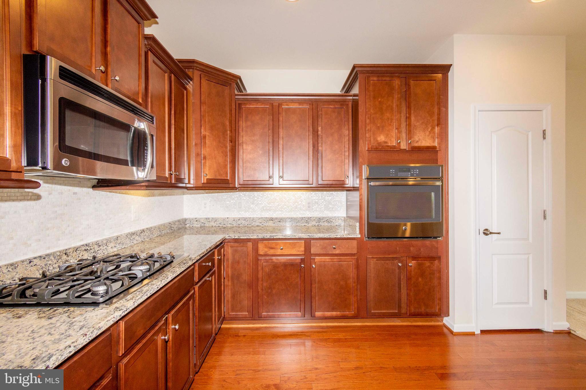 VIRGINIA HERITAGE AT LEE'S PARK - Residential