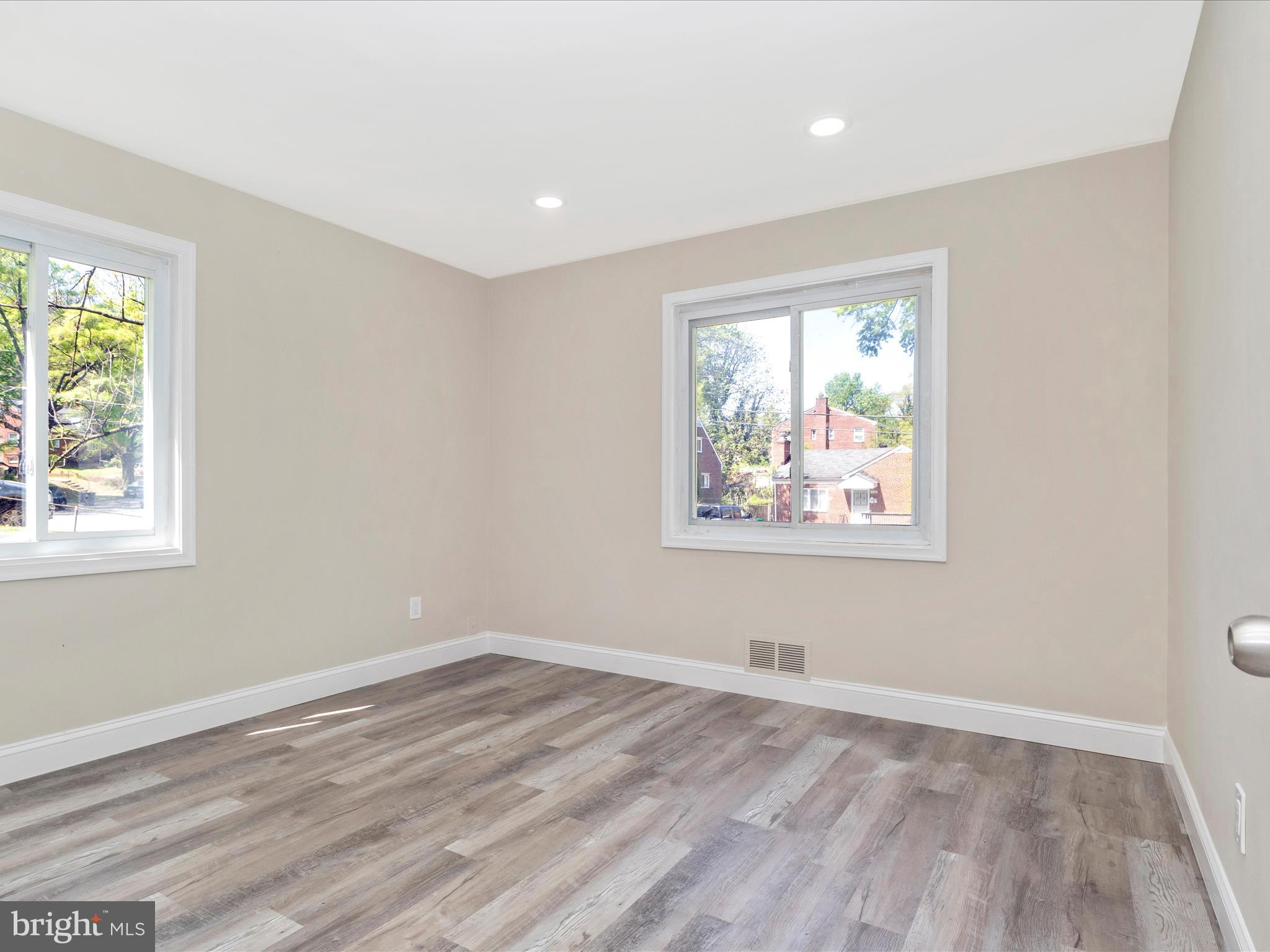 SOUTH CHEVERLY FOREST - Residential