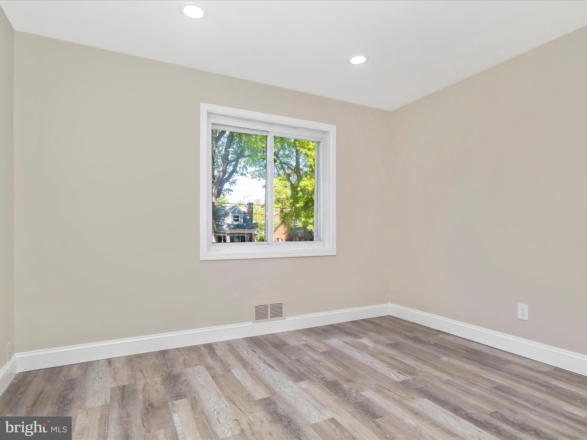 SOUTH CHEVERLY FOREST - Residential