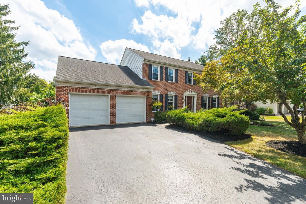 Photo of 121 Scarlet Drive, CONSHOHOCKEN, PA 19428 (MLS # PAMC2154094)