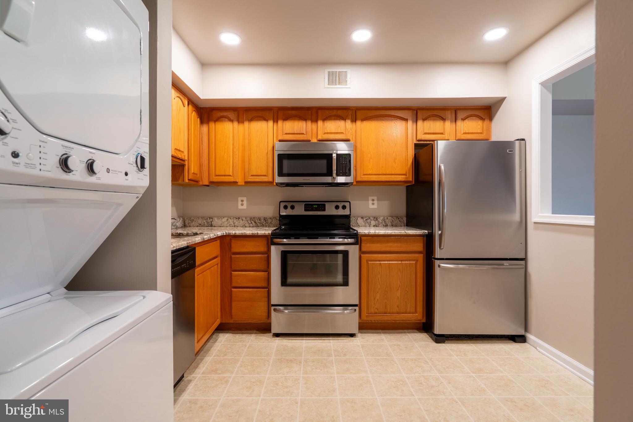 OXFORD OF BLUE BELL - Residential