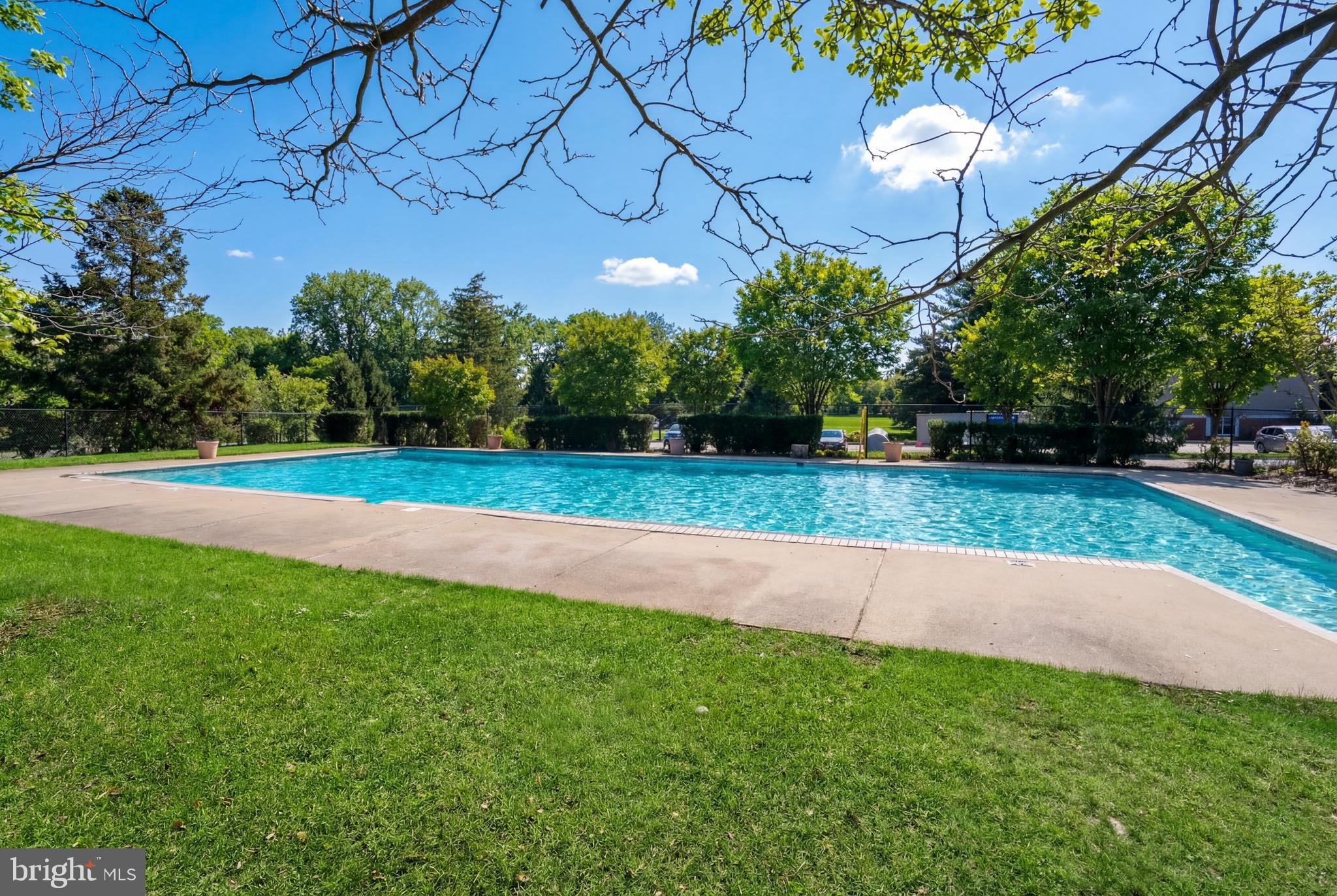 OXFORD OF BLUE BELL - Residential