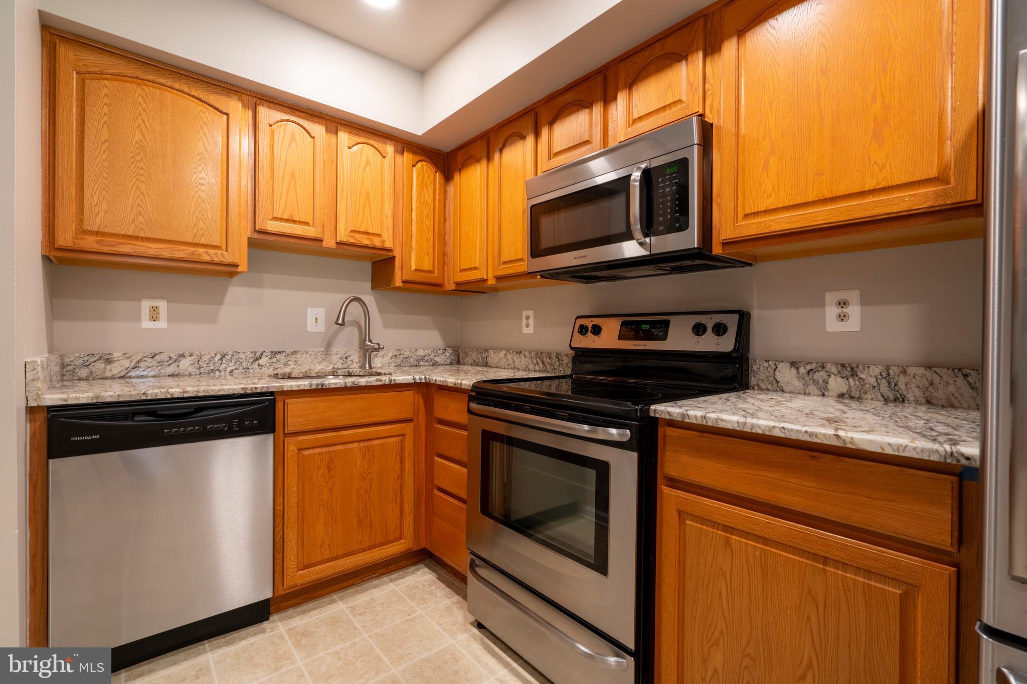 OXFORD OF BLUE BELL - Residential