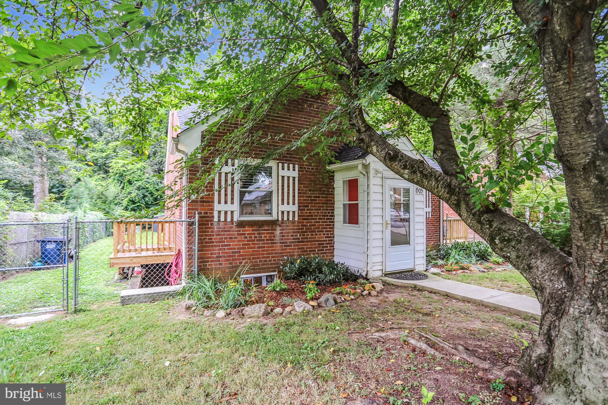 1505 DREXEL STREET