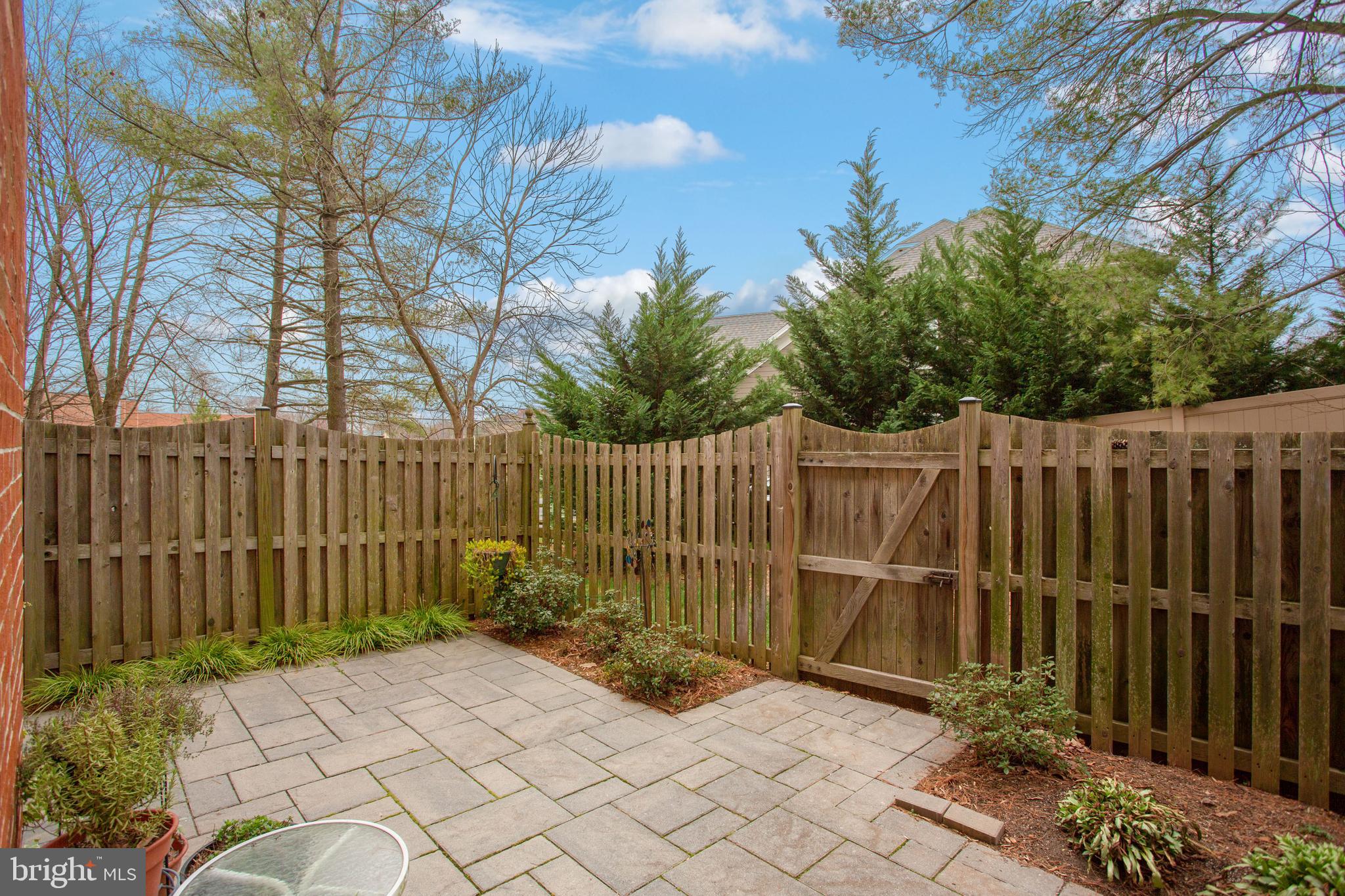 OAKBOROUGH SQUARE - Residential