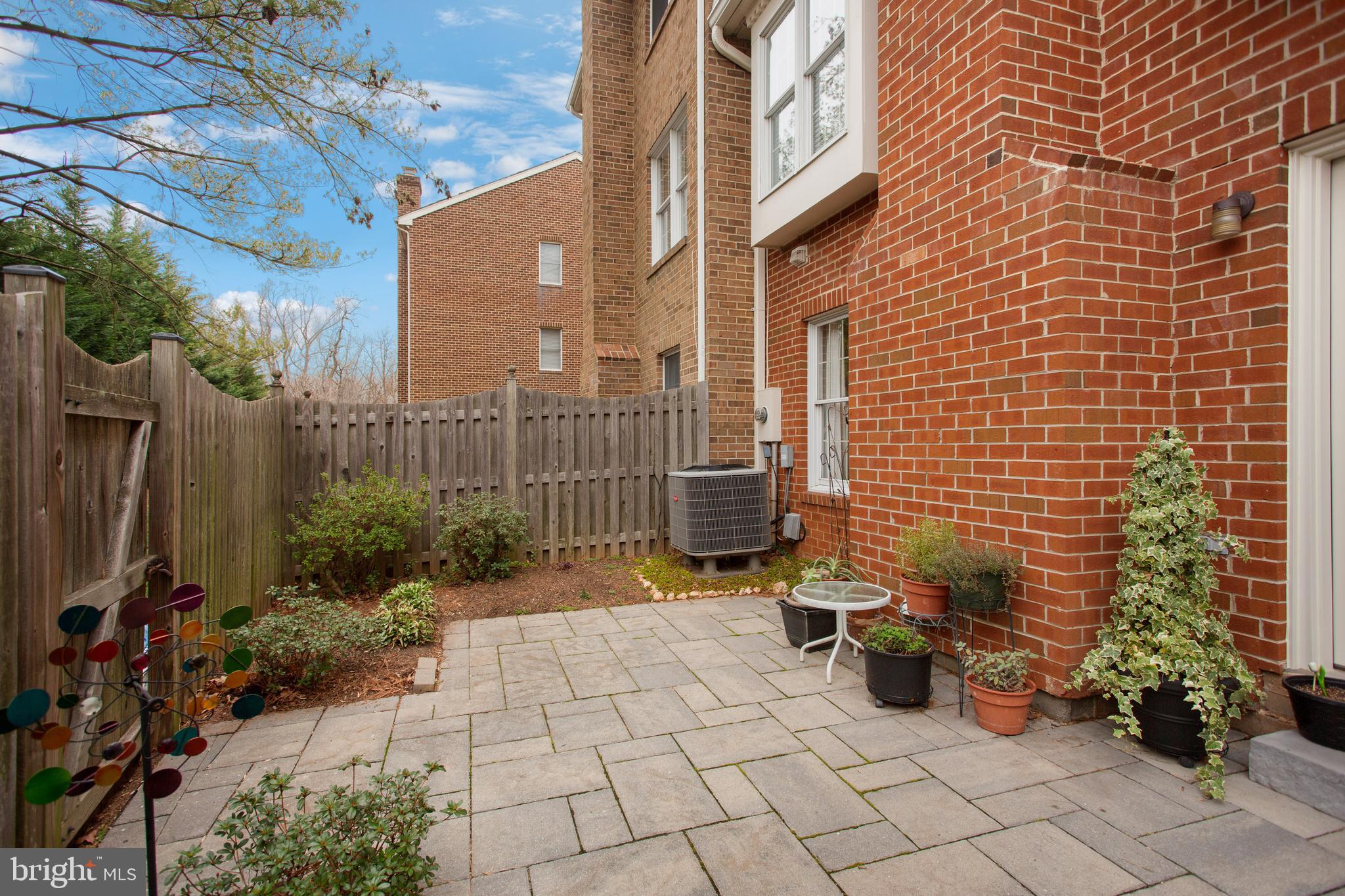 OAKBOROUGH SQUARE - Residential