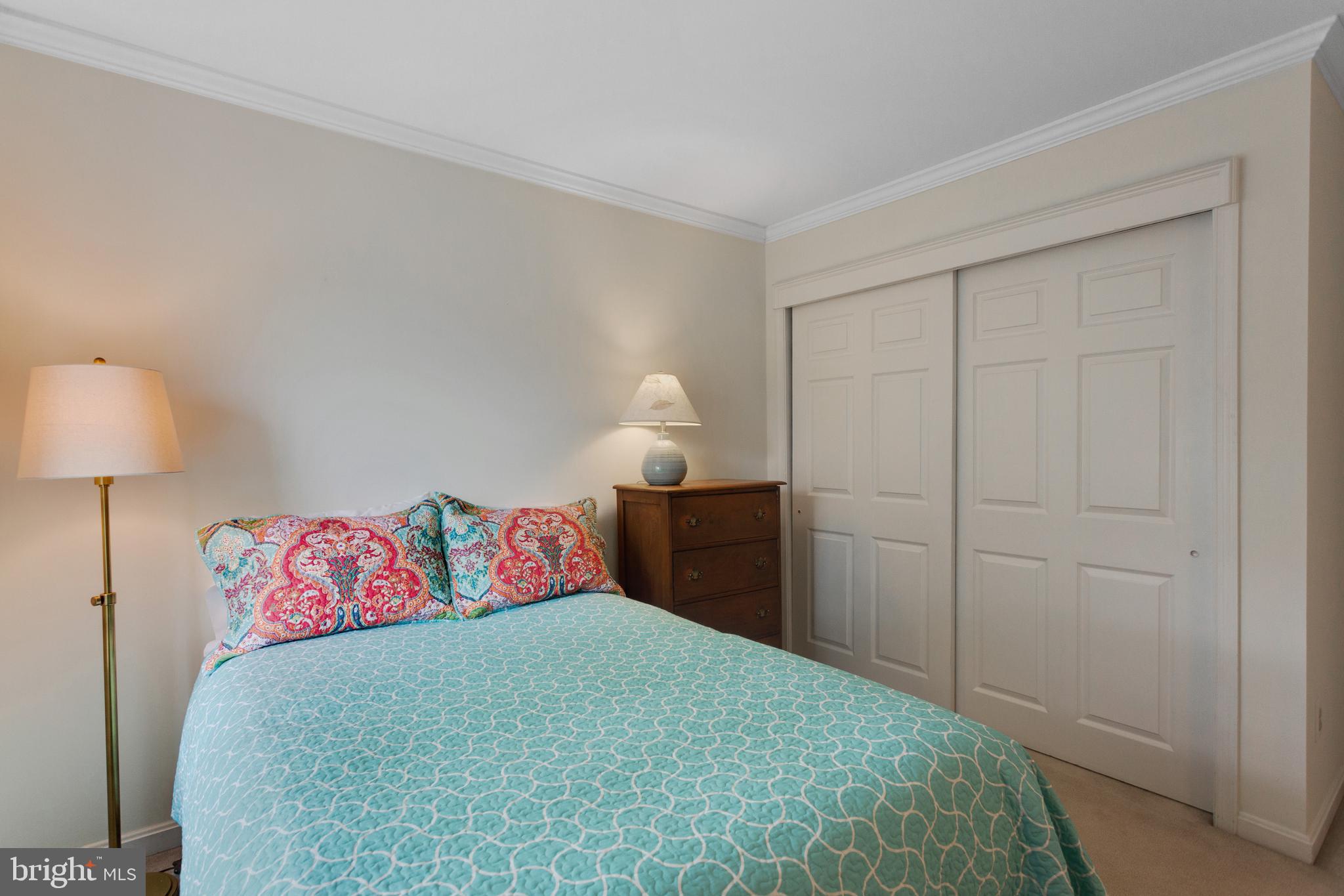 OAKBOROUGH SQUARE - Residential