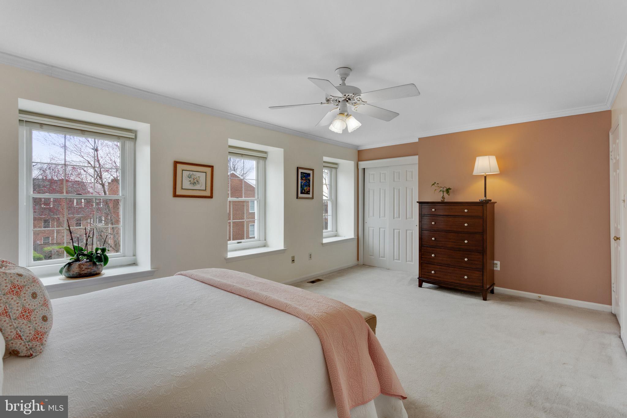 OAKBOROUGH SQUARE - Residential