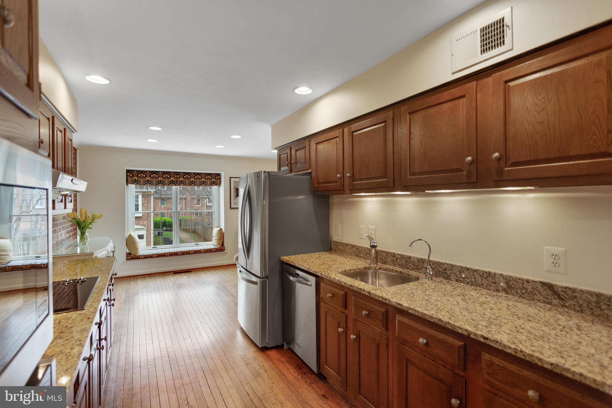 OAKBOROUGH SQUARE - Residential