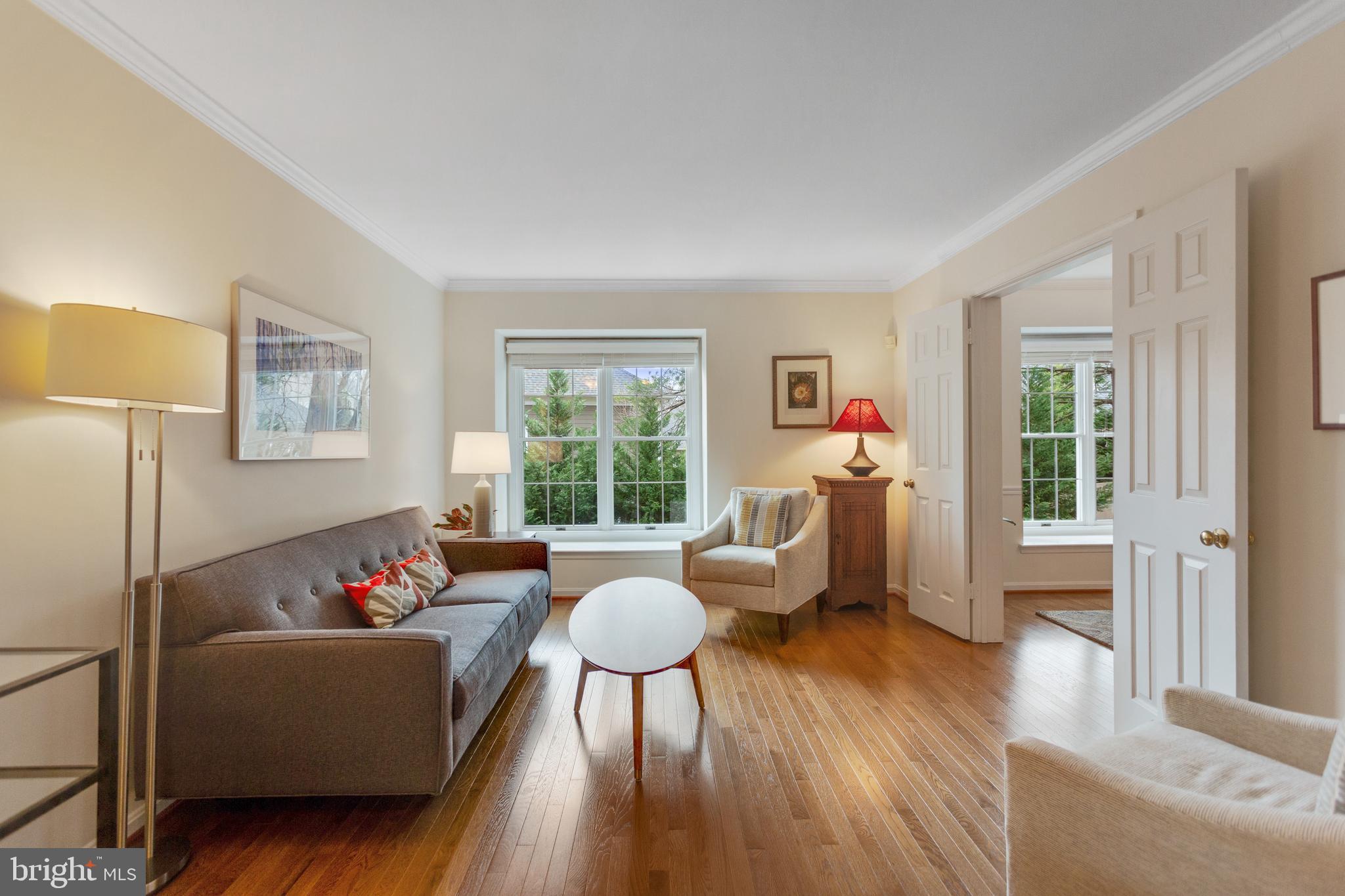 OAKBOROUGH SQUARE - Residential