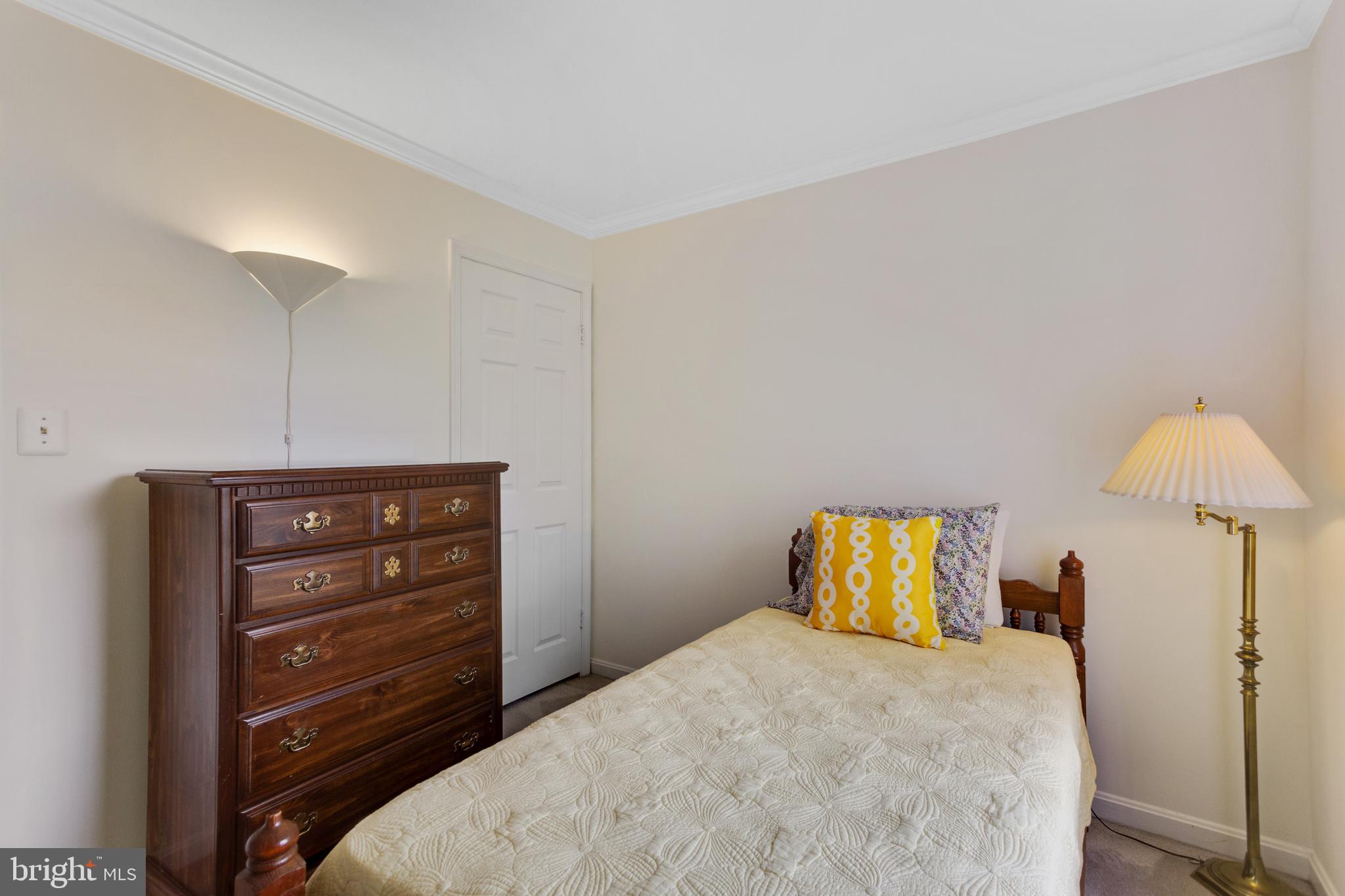 OAKBOROUGH SQUARE - Residential