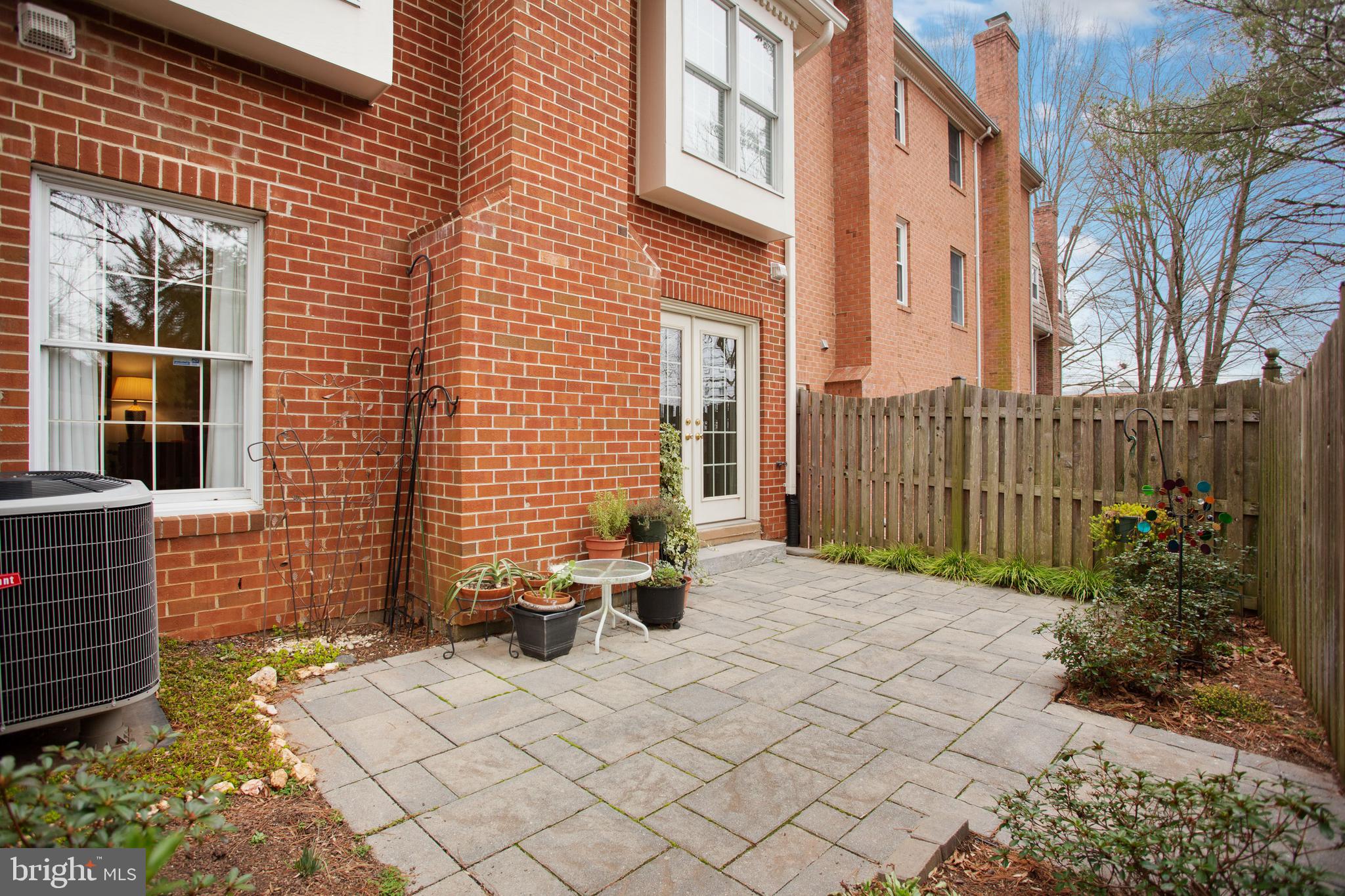 OAKBOROUGH SQUARE - Residential