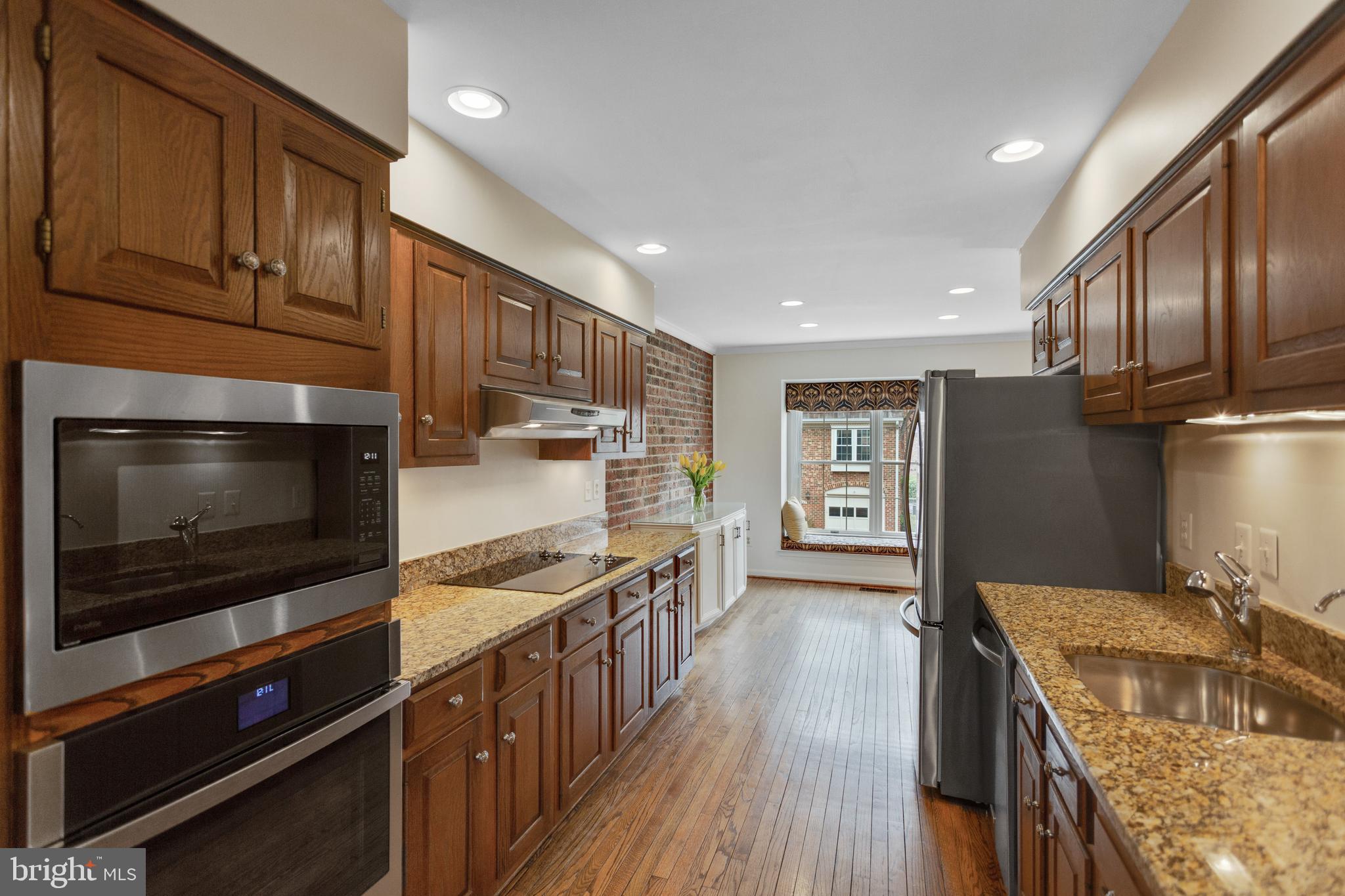 OAKBOROUGH SQUARE - Residential