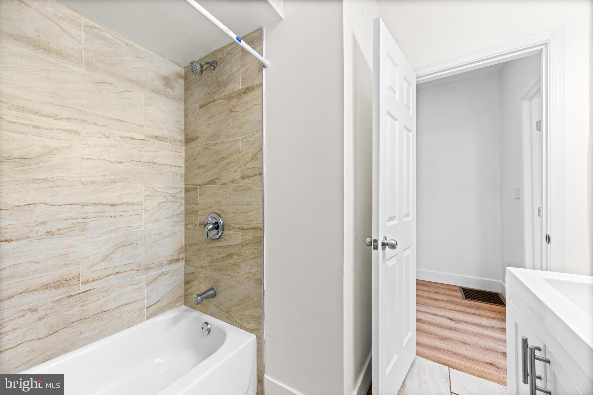 CLIFTON PARK - Residential