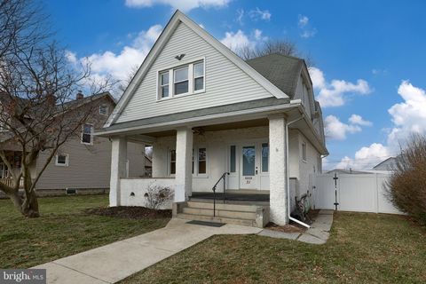 Photo of 31 S WILSON AVE, ELIZABETHTOWN, PA 17022 (MLS # PALA2030574)