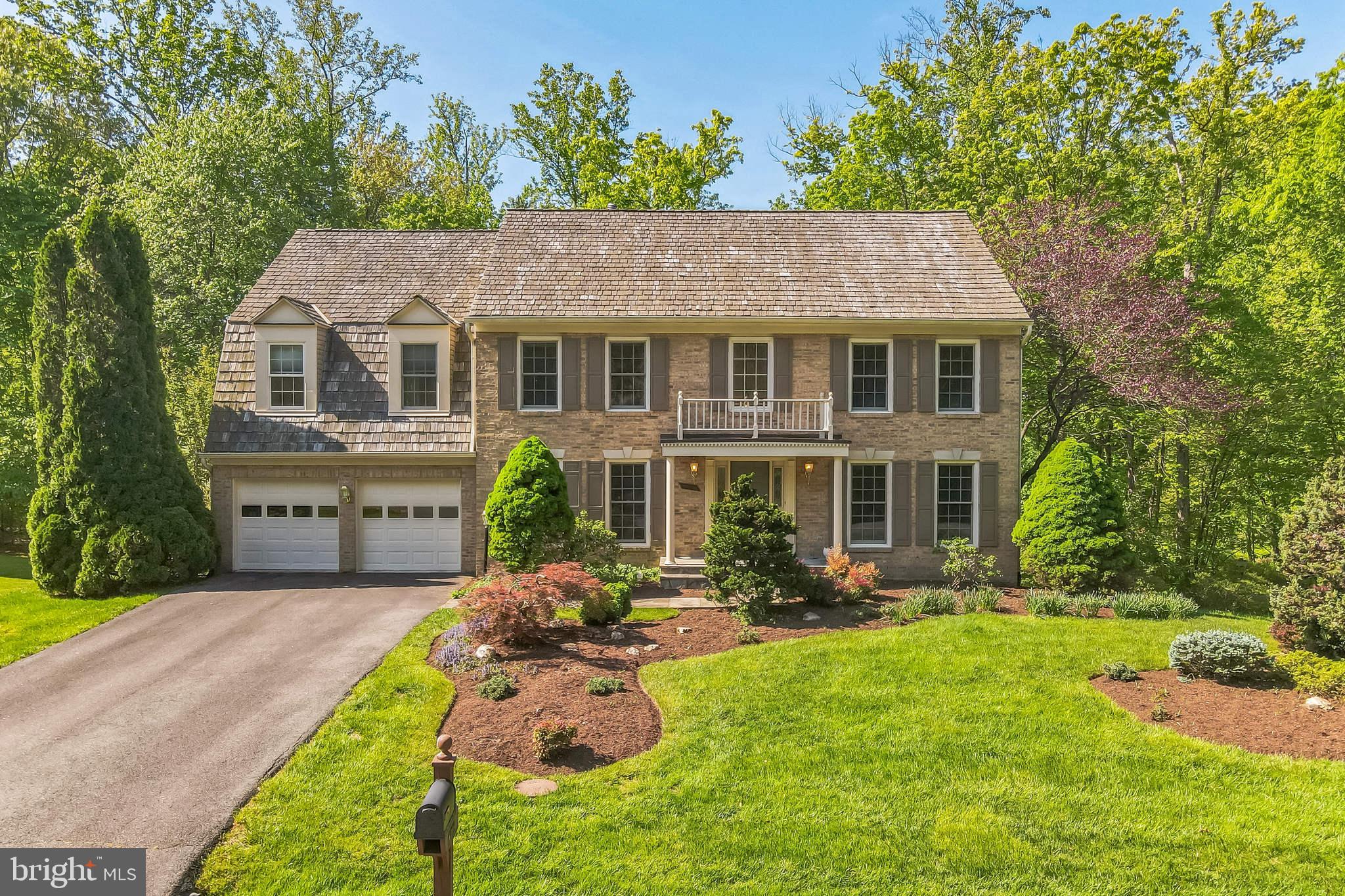 BURKE LAKE ESTATES - Residential