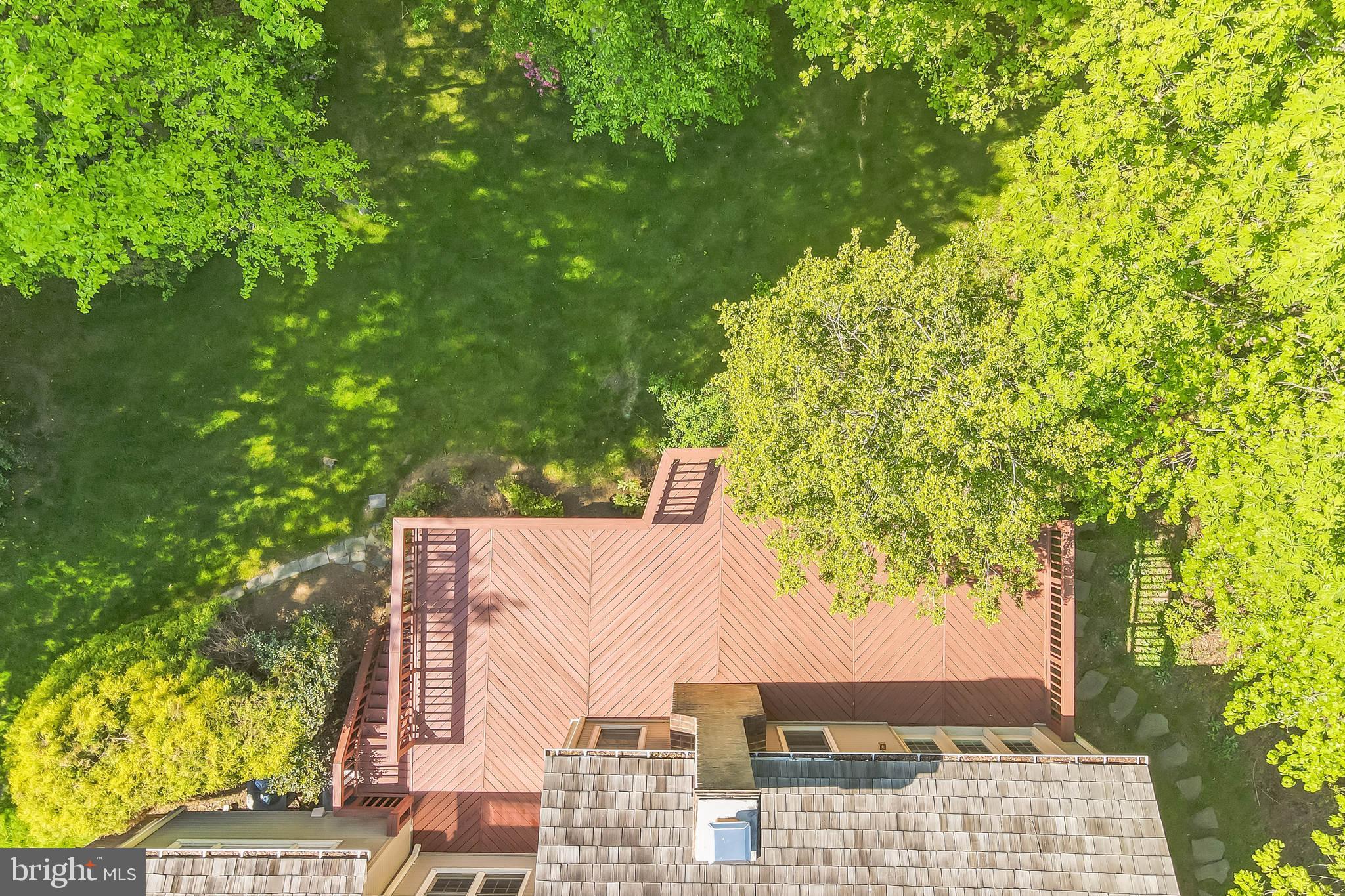 BURKE LAKE ESTATES - Residential