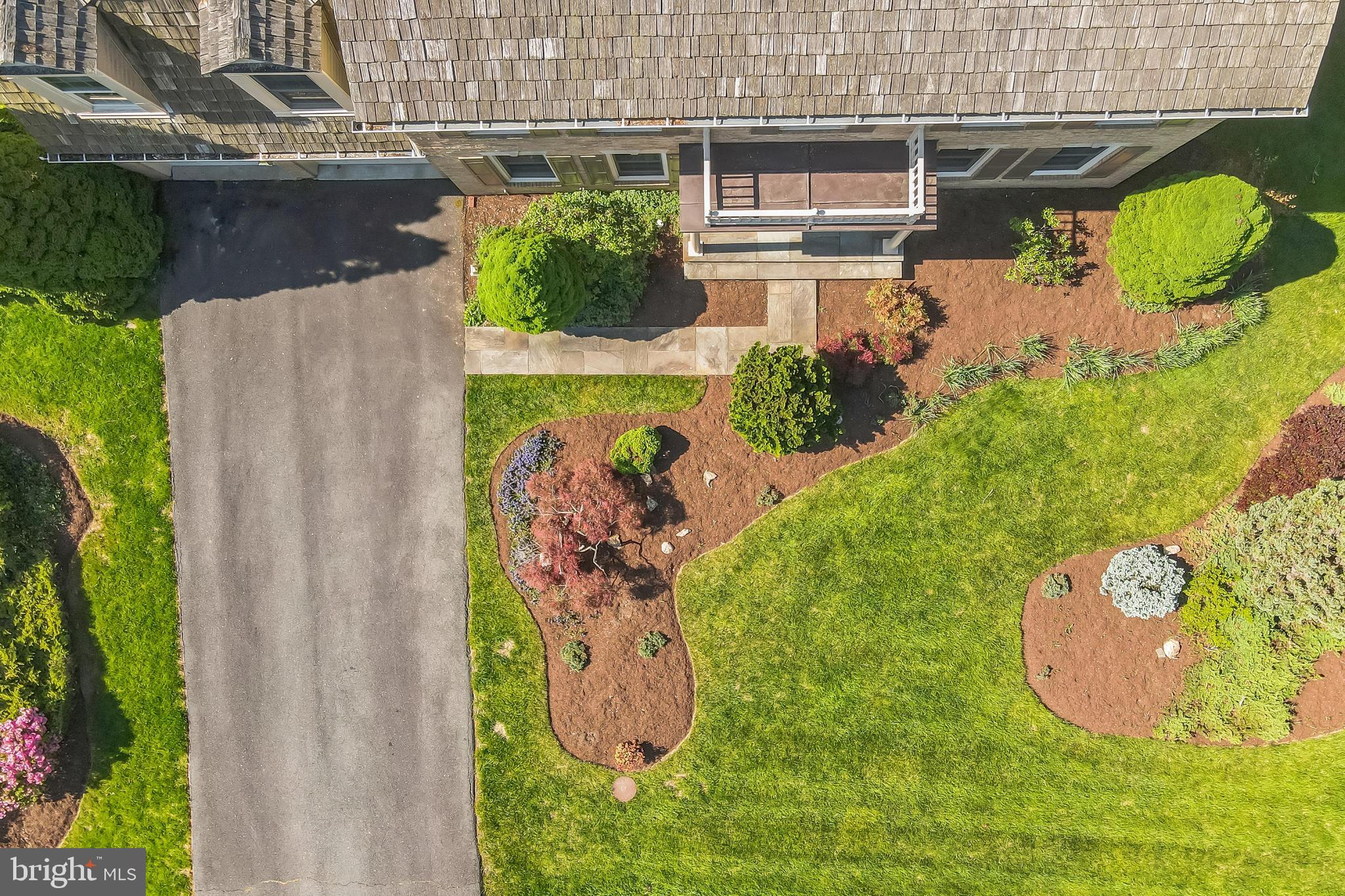 BURKE LAKE ESTATES - Residential