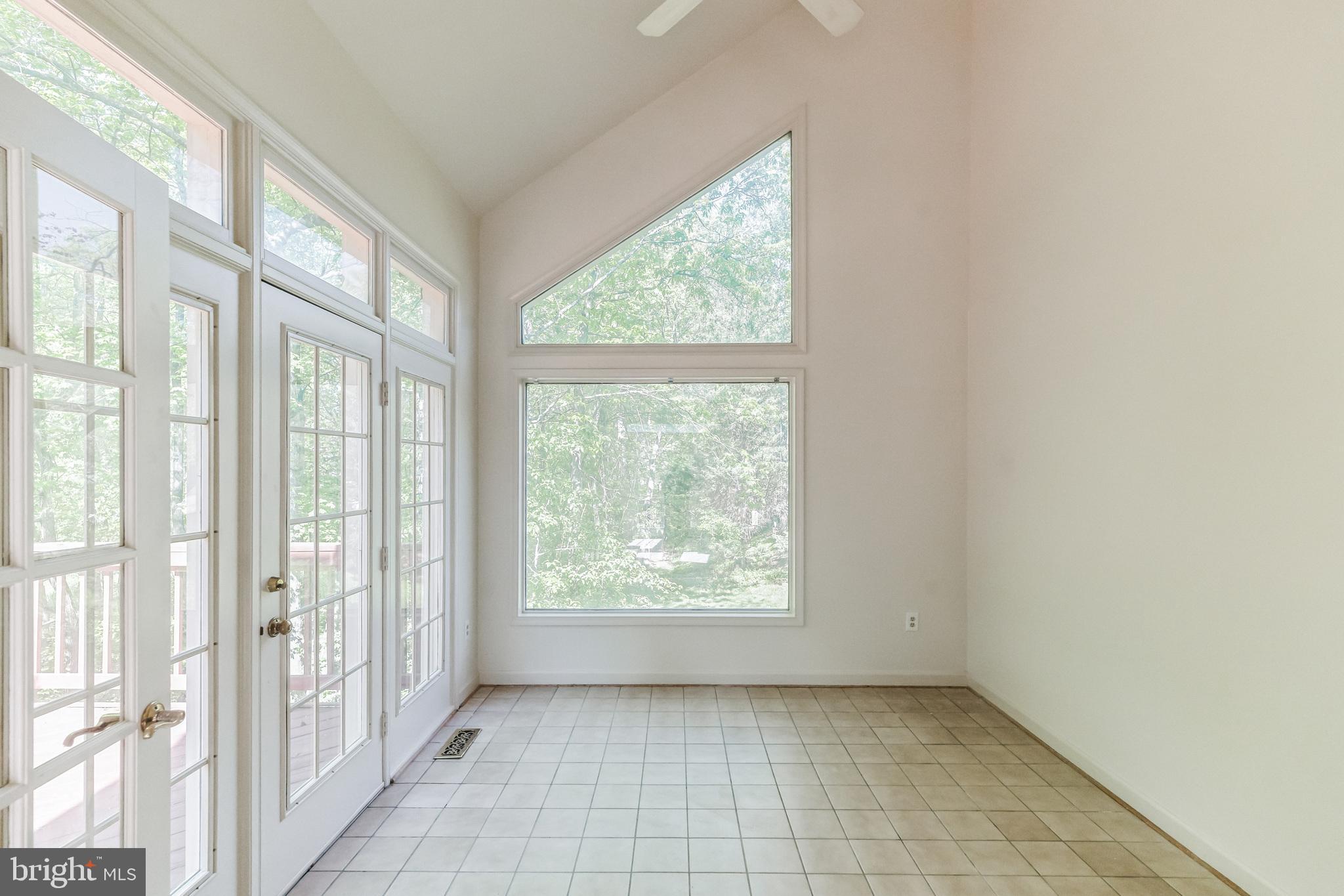 BURKE LAKE ESTATES - Residential