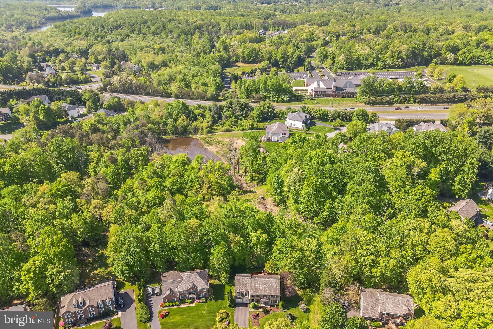 BURKE LAKE ESTATES - Residential
