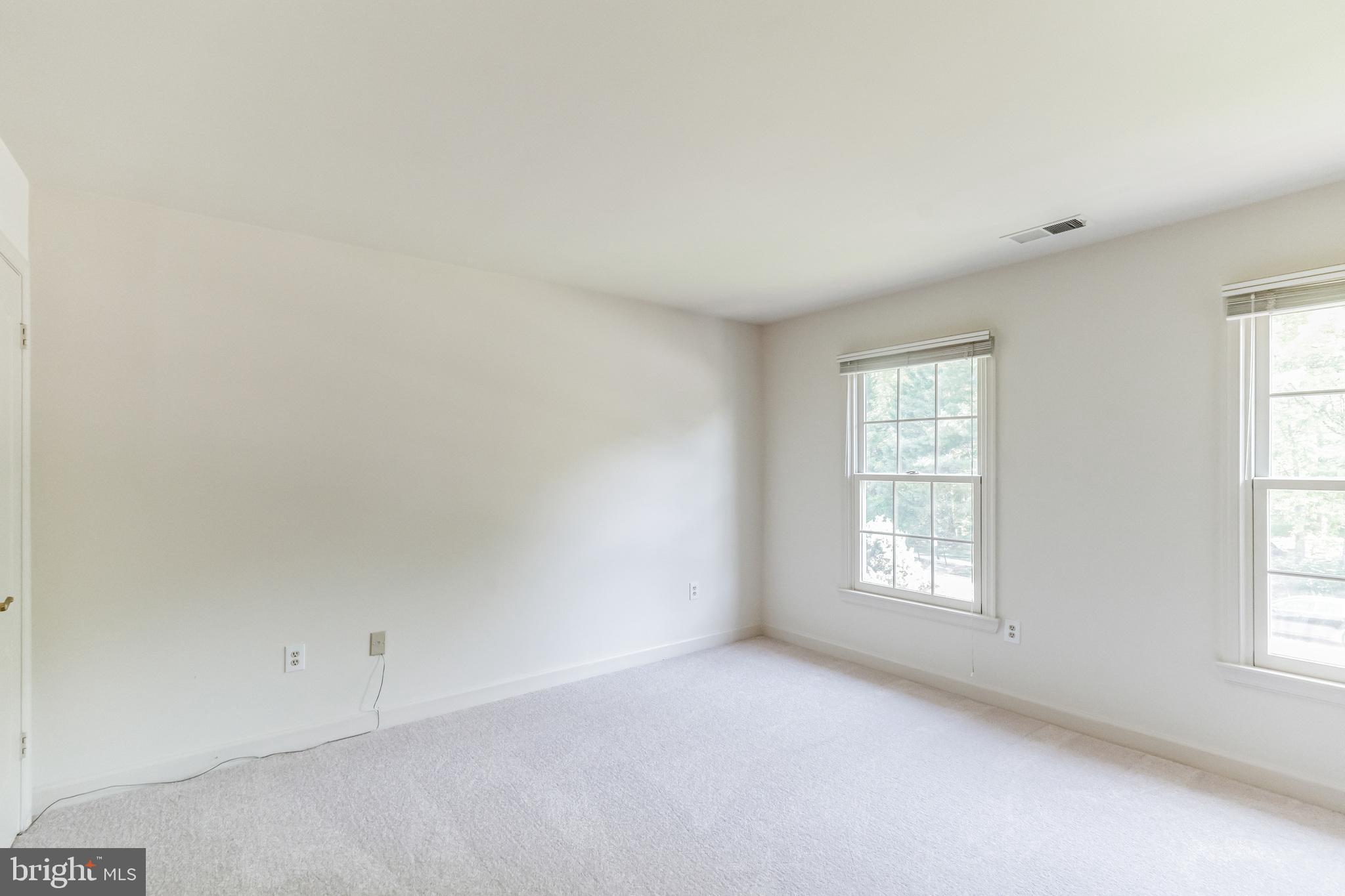 BURKE LAKE ESTATES - Residential