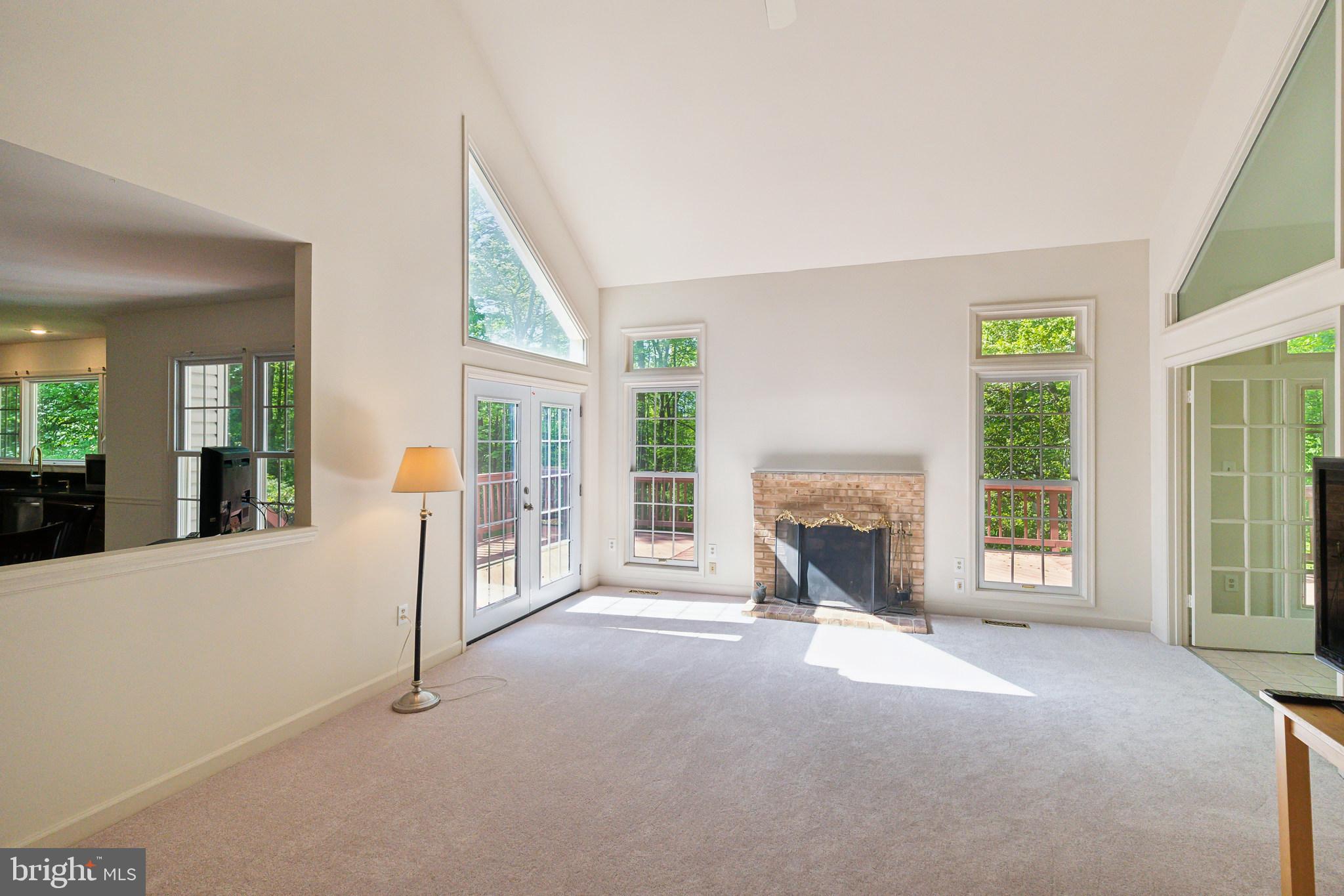 BURKE LAKE ESTATES - Residential