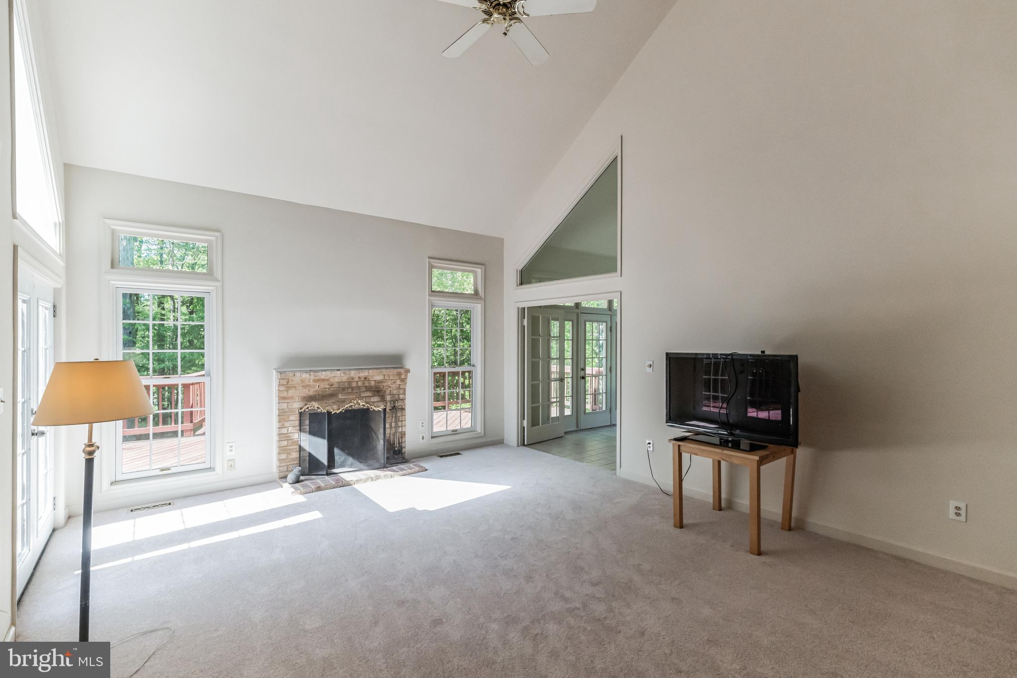 BURKE LAKE ESTATES - Residential