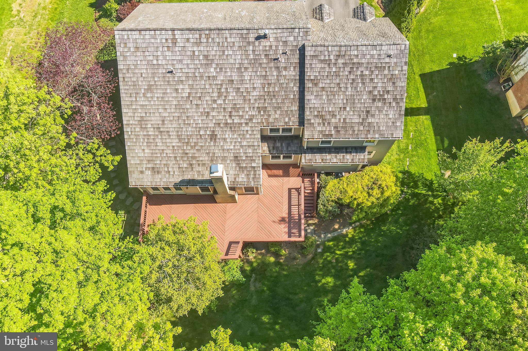 BURKE LAKE ESTATES - Residential