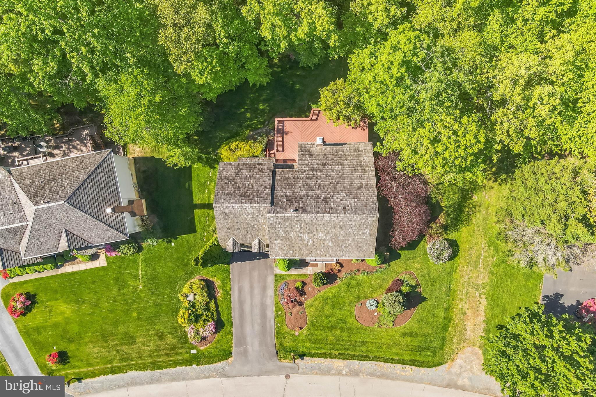 BURKE LAKE ESTATES - Residential