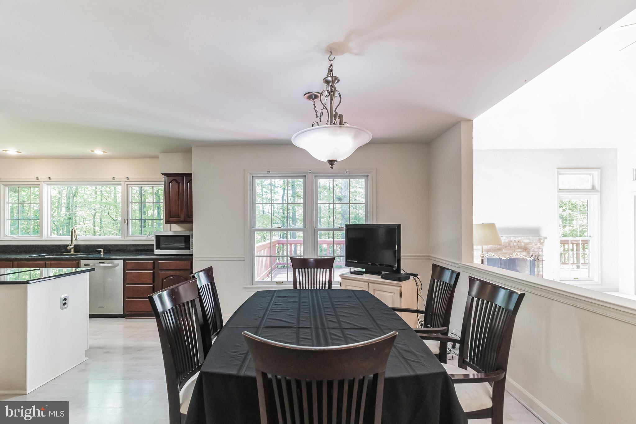 BURKE LAKE ESTATES - Residential