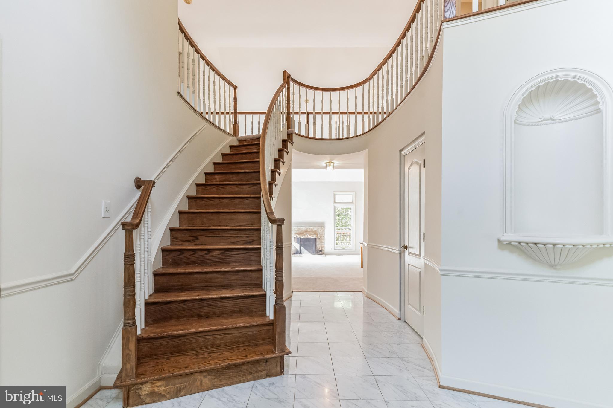 BURKE LAKE ESTATES - Residential