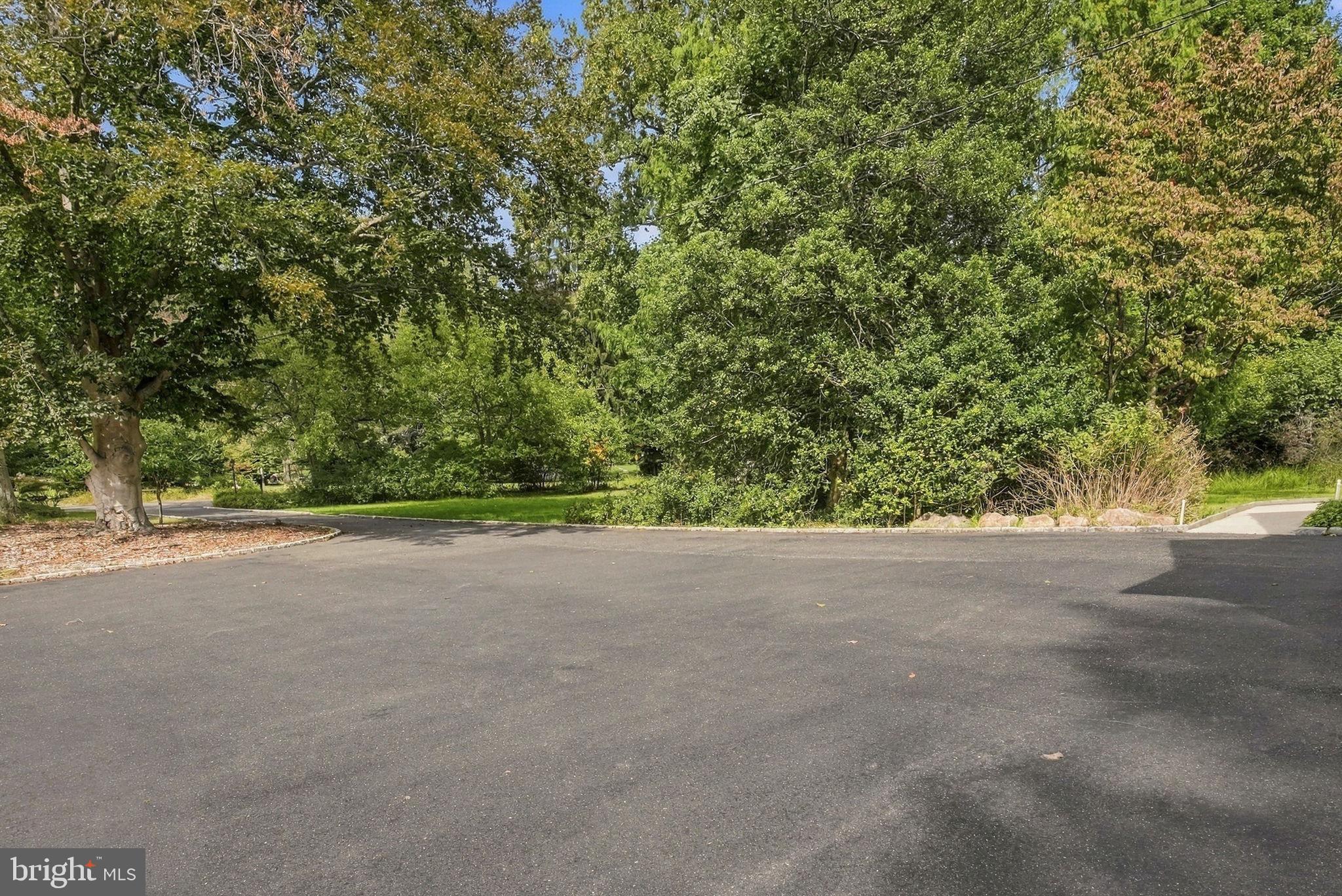 528 MONTGOMERY ROAD