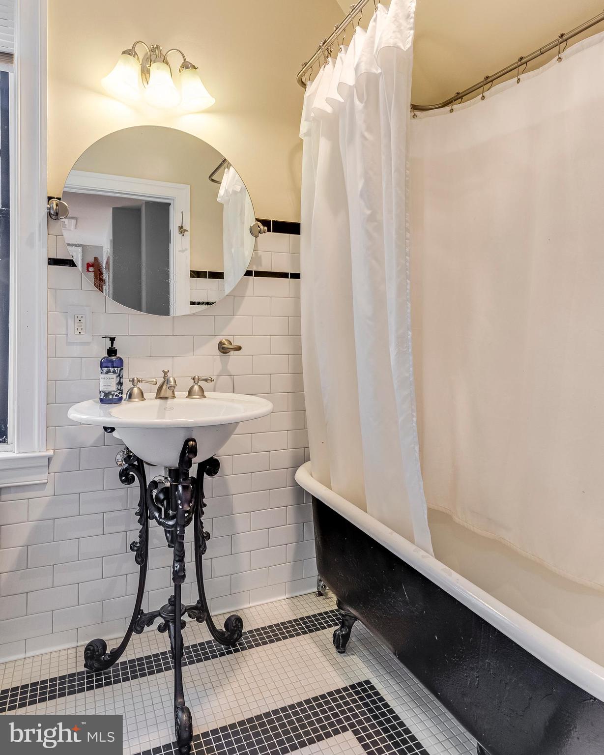 HISTORIC DISTRICT - Residential